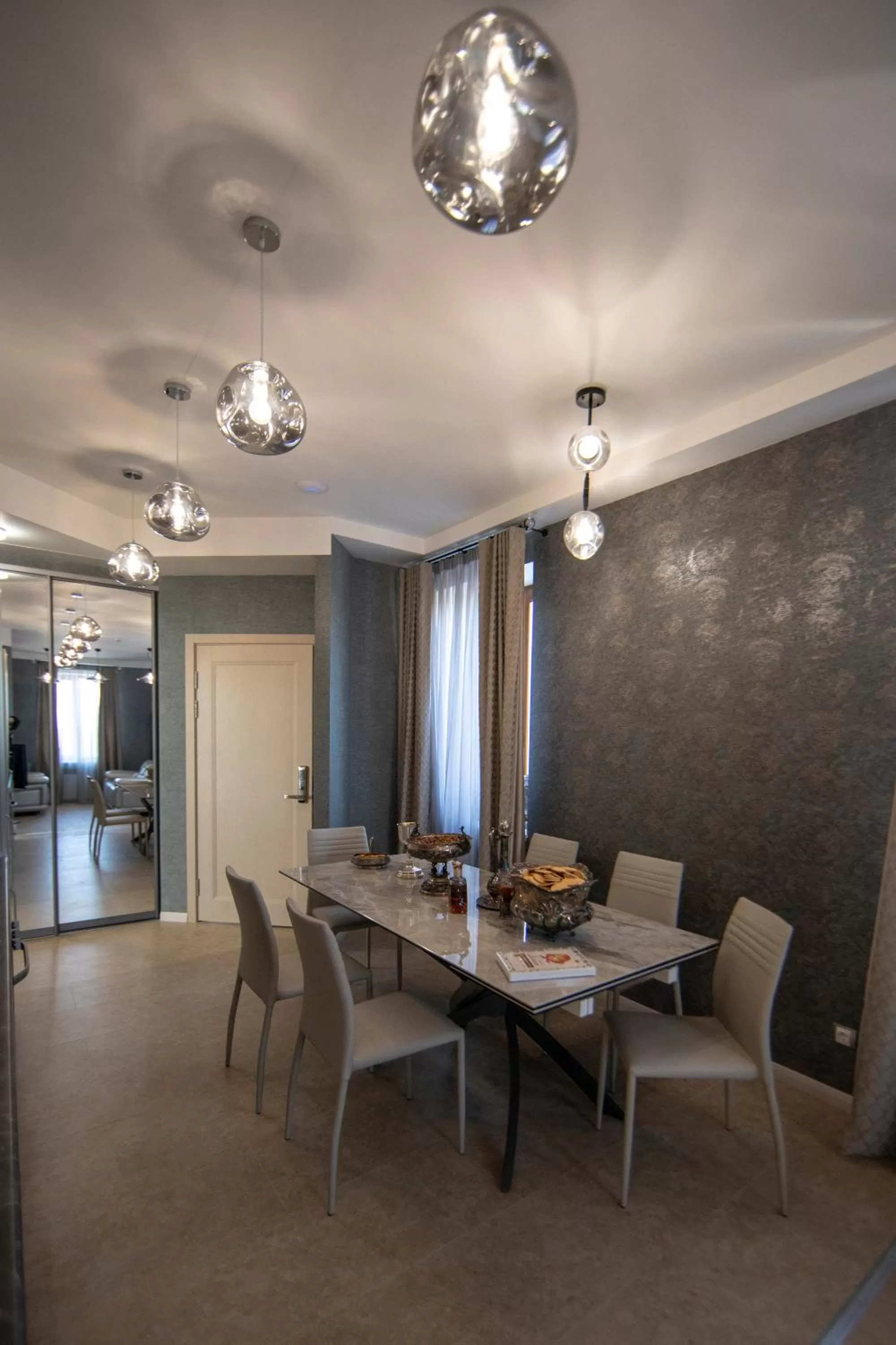 Living room, Dining Area in Hotel "Mandarin Clubhouse"