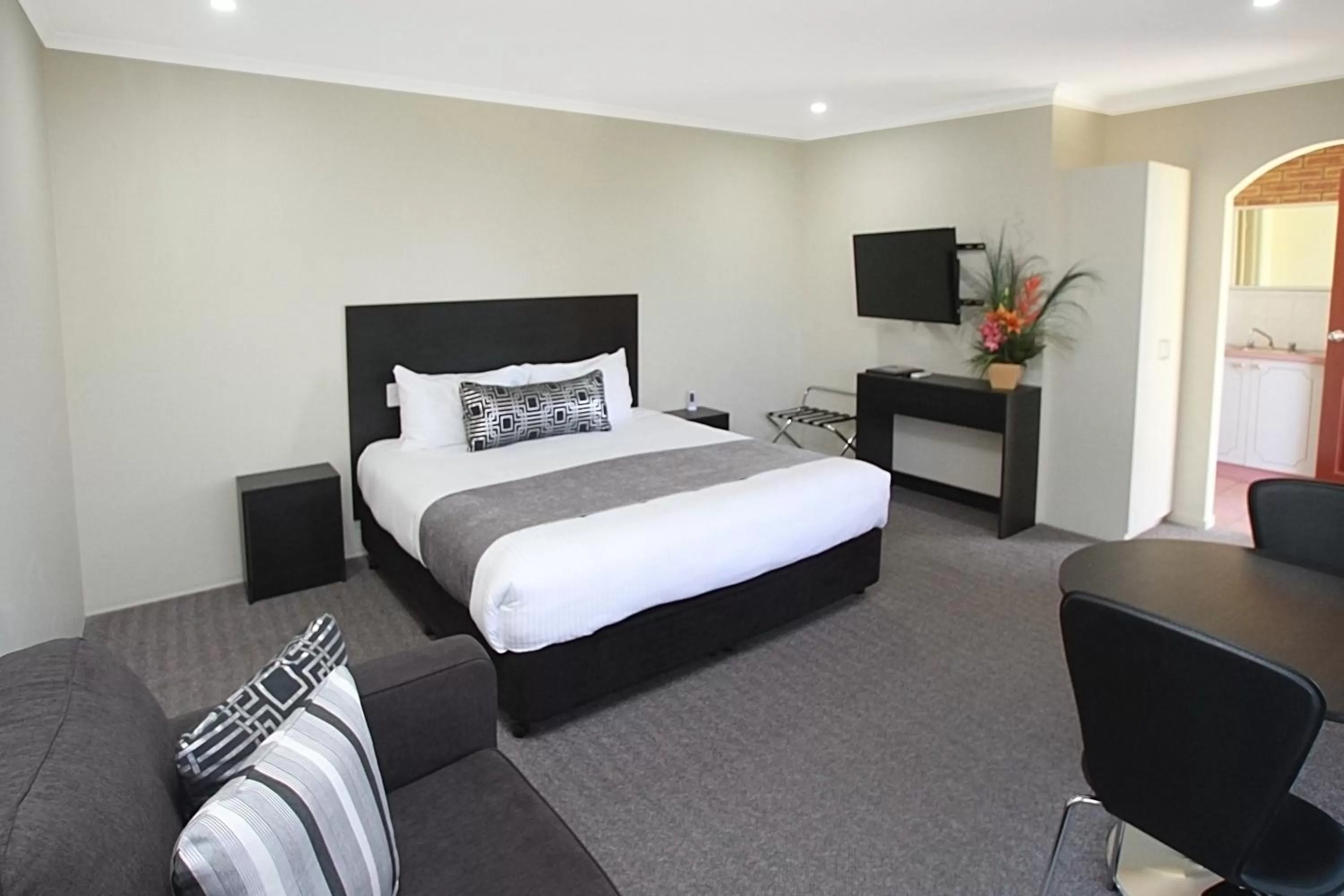 Bed in Twofold Bay Motor Inn