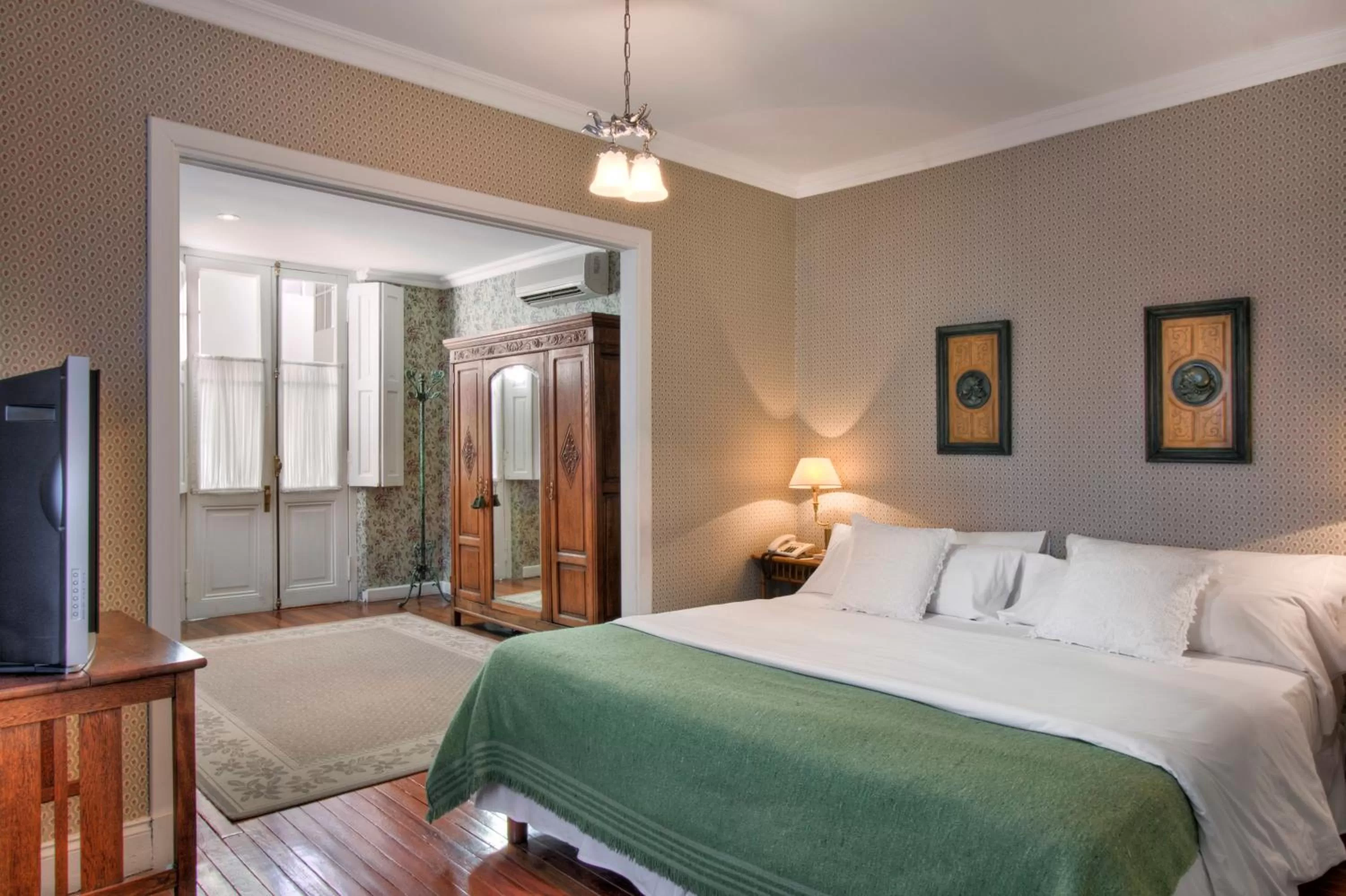 Photo of the whole room, Bed in Hotel del Casco