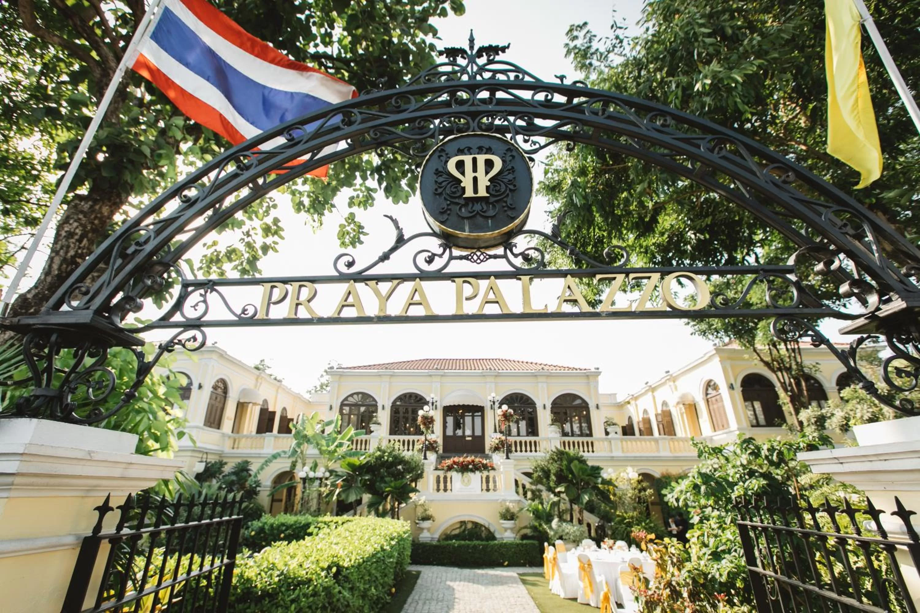 Facade/entrance in Praya Palazzo