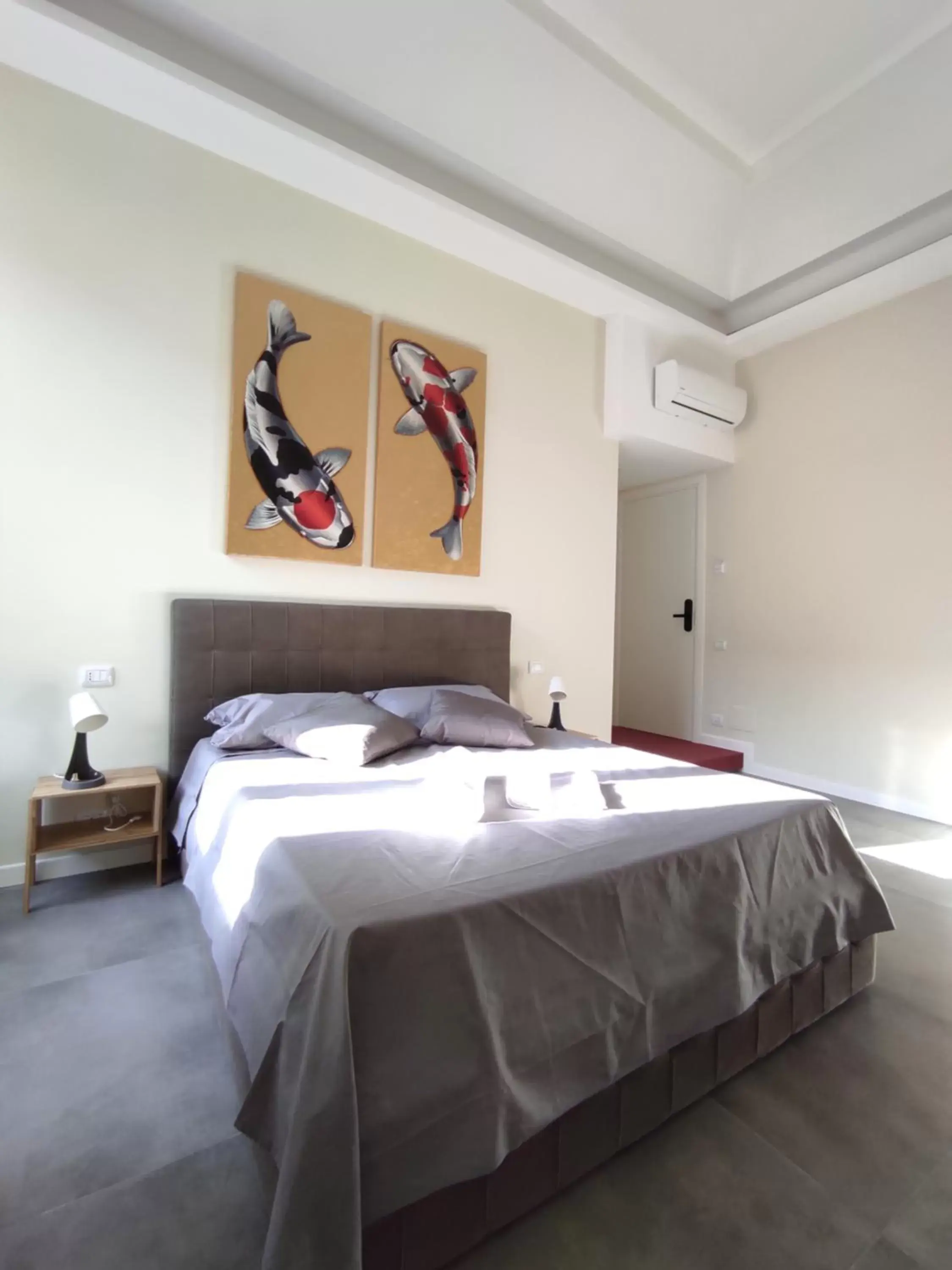 Double Room with Private Bathroom in A I R NaCasaBella Napoli Double Room with Private Bathroom in A I R NaCasaBella Napoli