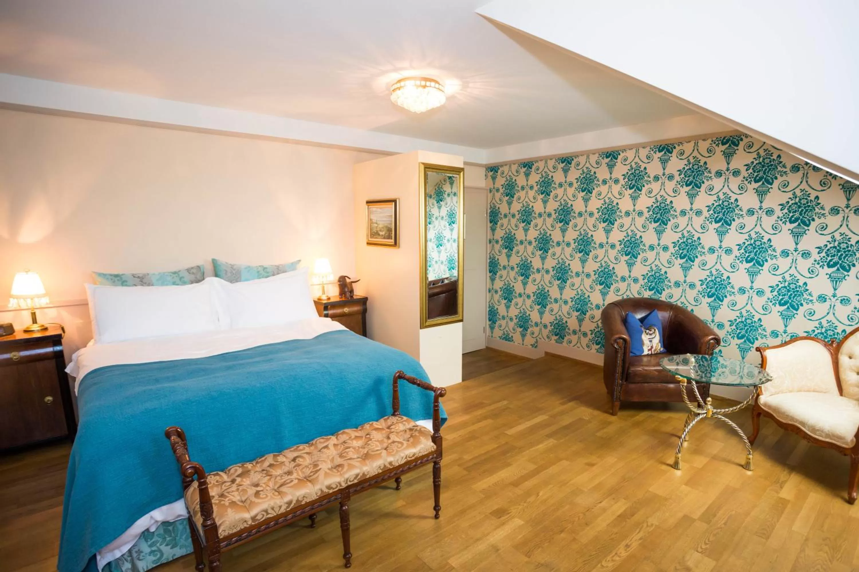 Seating area, Bed in Townhouse Boutique Hotel