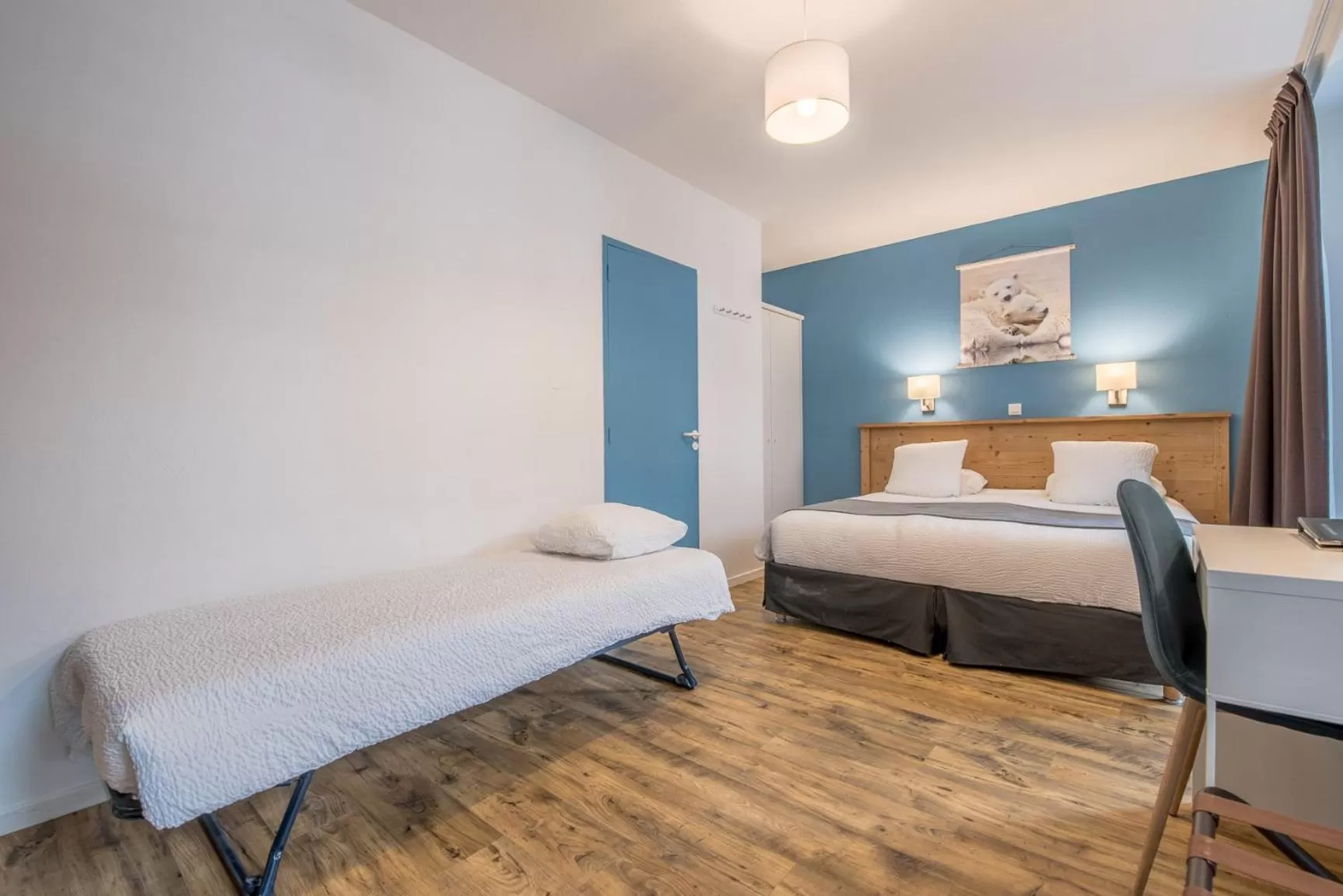 Bed in Hôtel Le Marintan