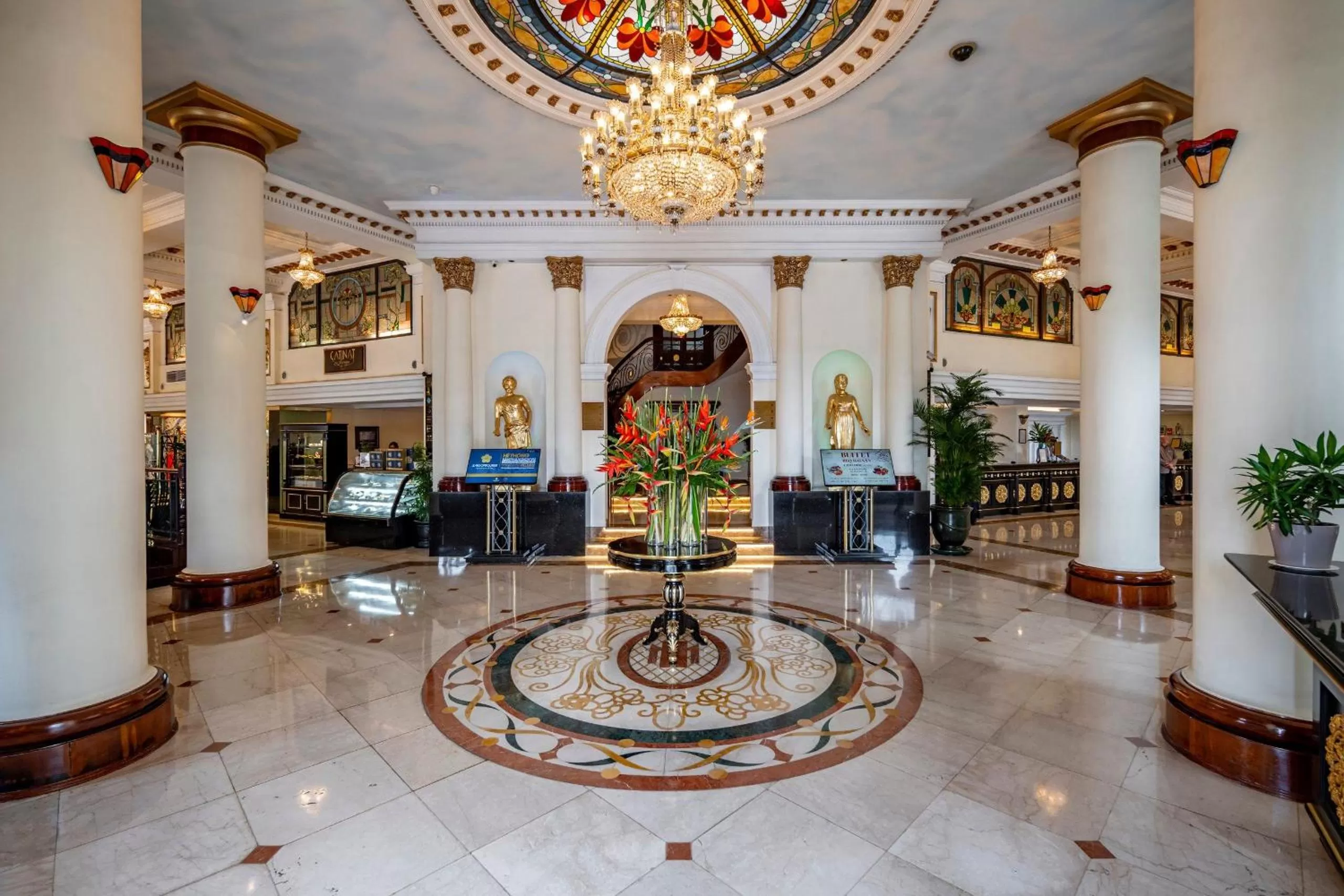 Lobby or reception in Hotel Majestic Saigon