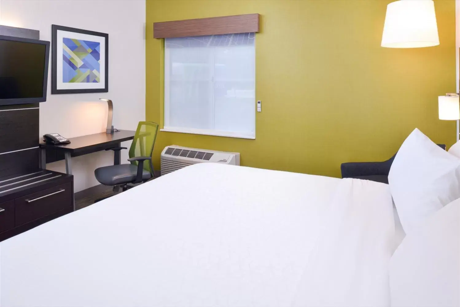 Standard Room in Holiday Inn Express Wixom by IHG Standard Room in Holiday Inn Express Wixom by IHG