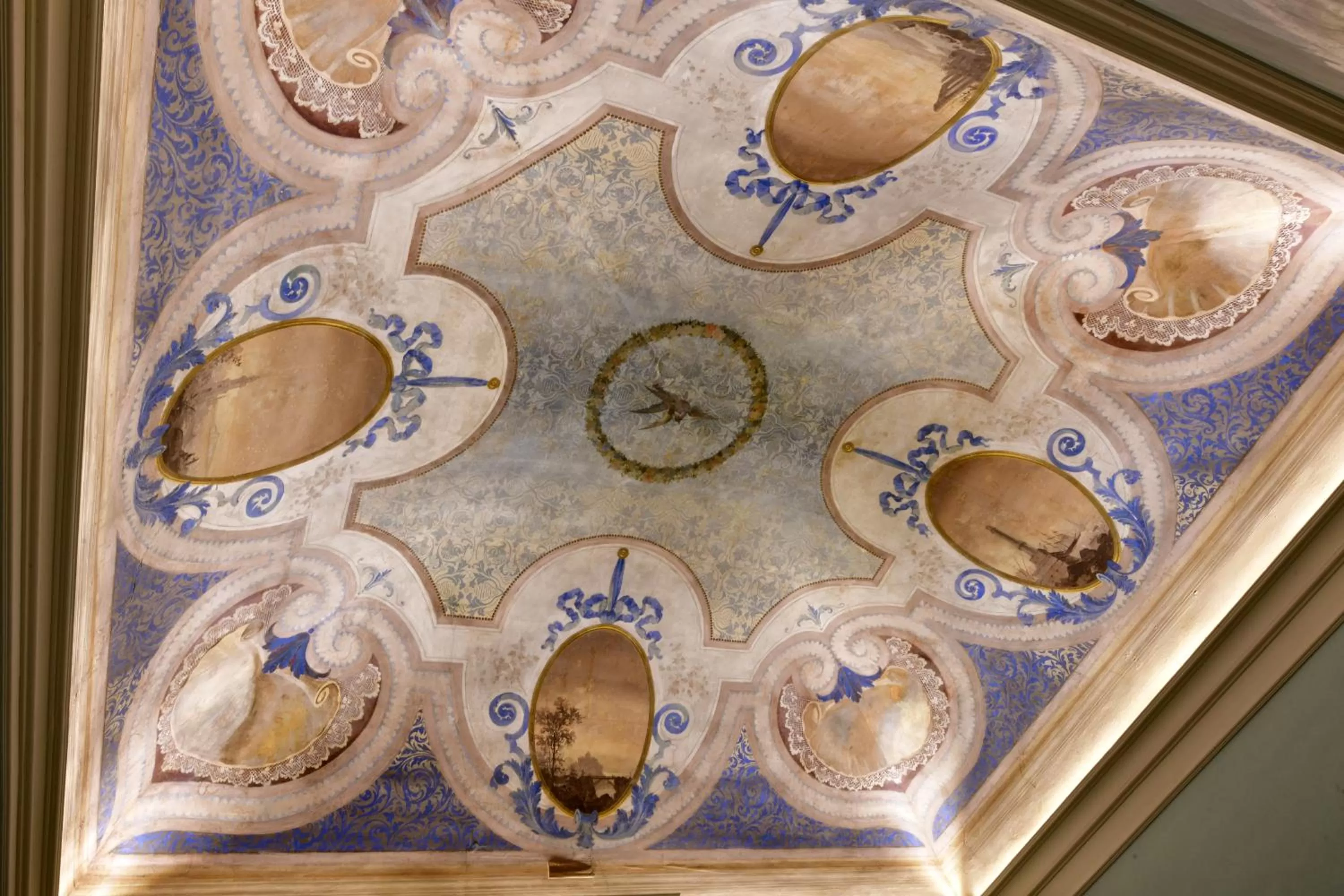 Decorative detail in Sisuites