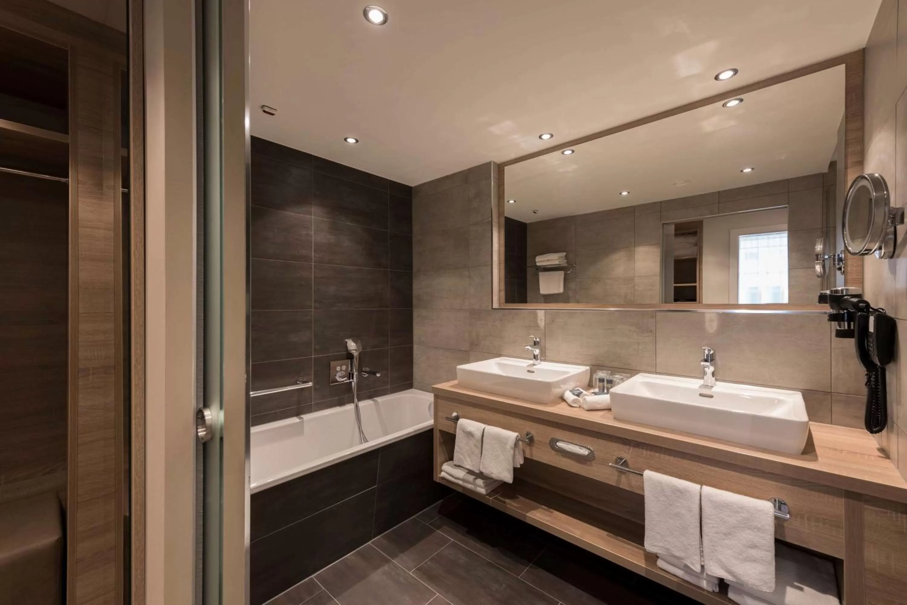 TV and multimedia in Wyndham Grand Salzburg Conference Centre