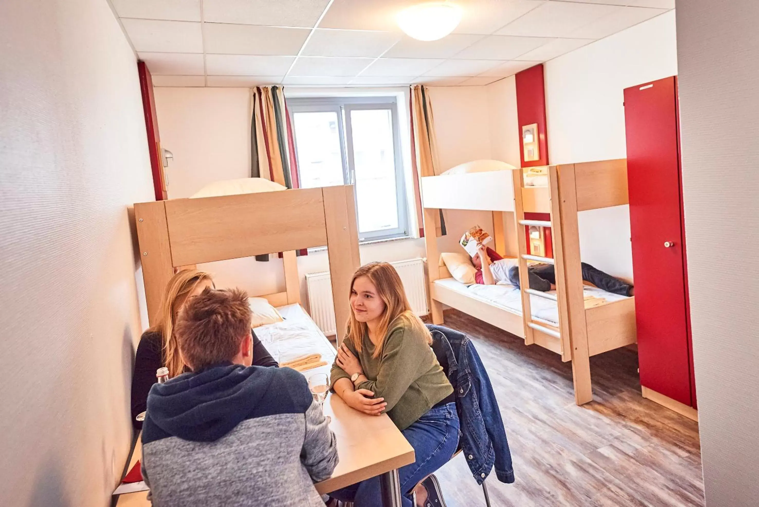 Single Bed in Female Dormitory Room in DJH-Gästehaus Bermuda3Eck Single Bed in Female Dormitory Room in DJH-Gästehaus Bermuda3Eck