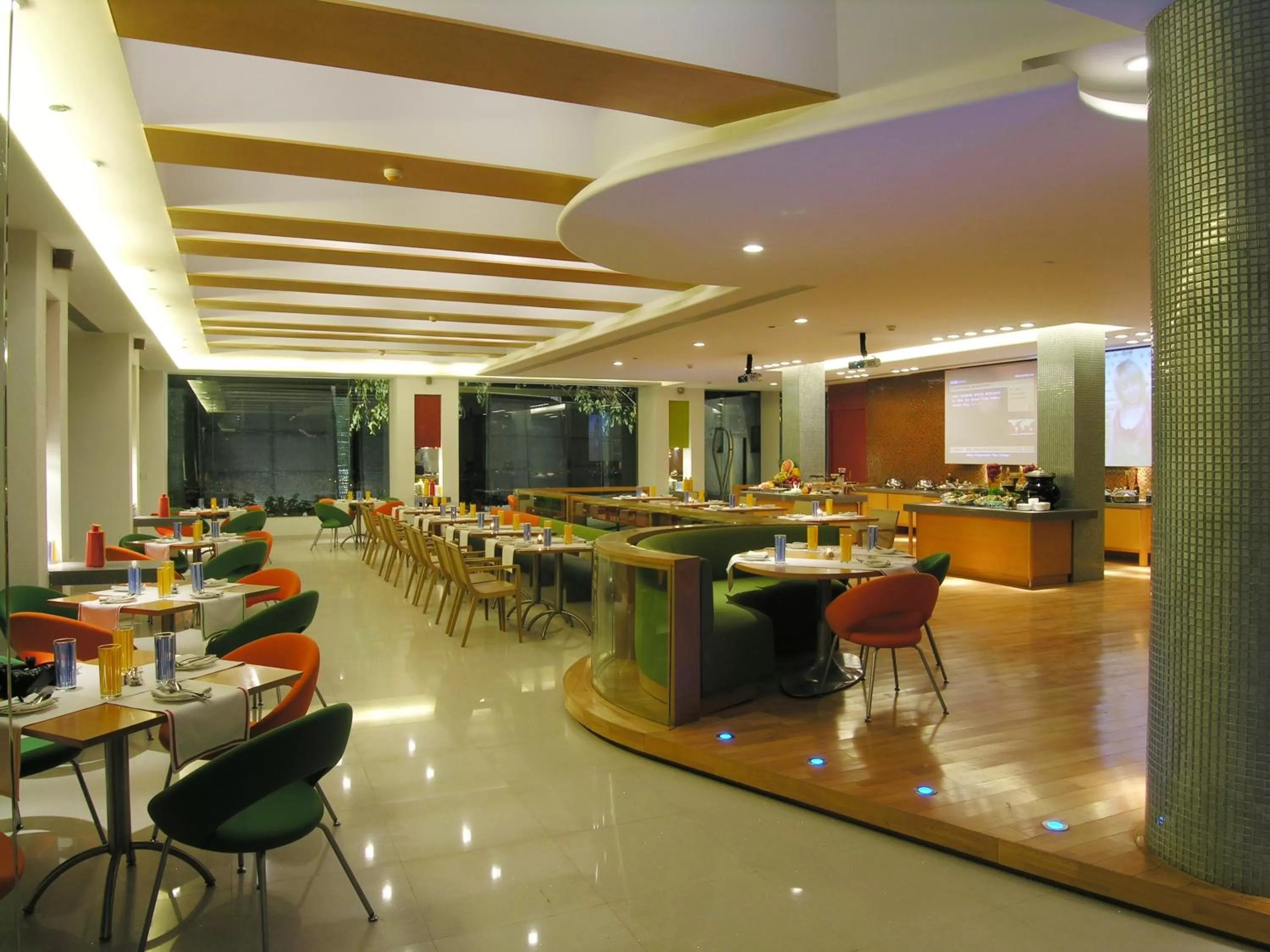 Restaurant/places to eat in Taj Chandigarh