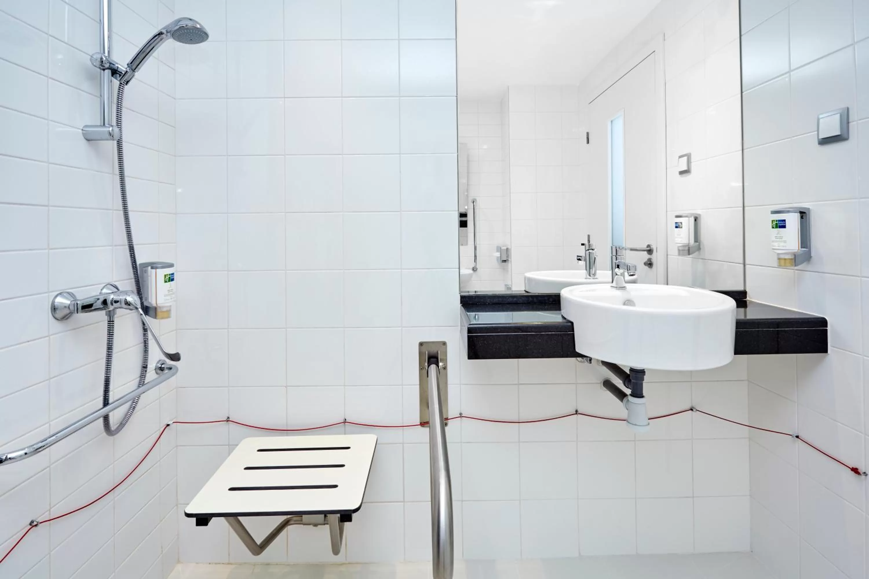 Bathroom in Holiday Inn Express Lisbon Alfragide by IHG