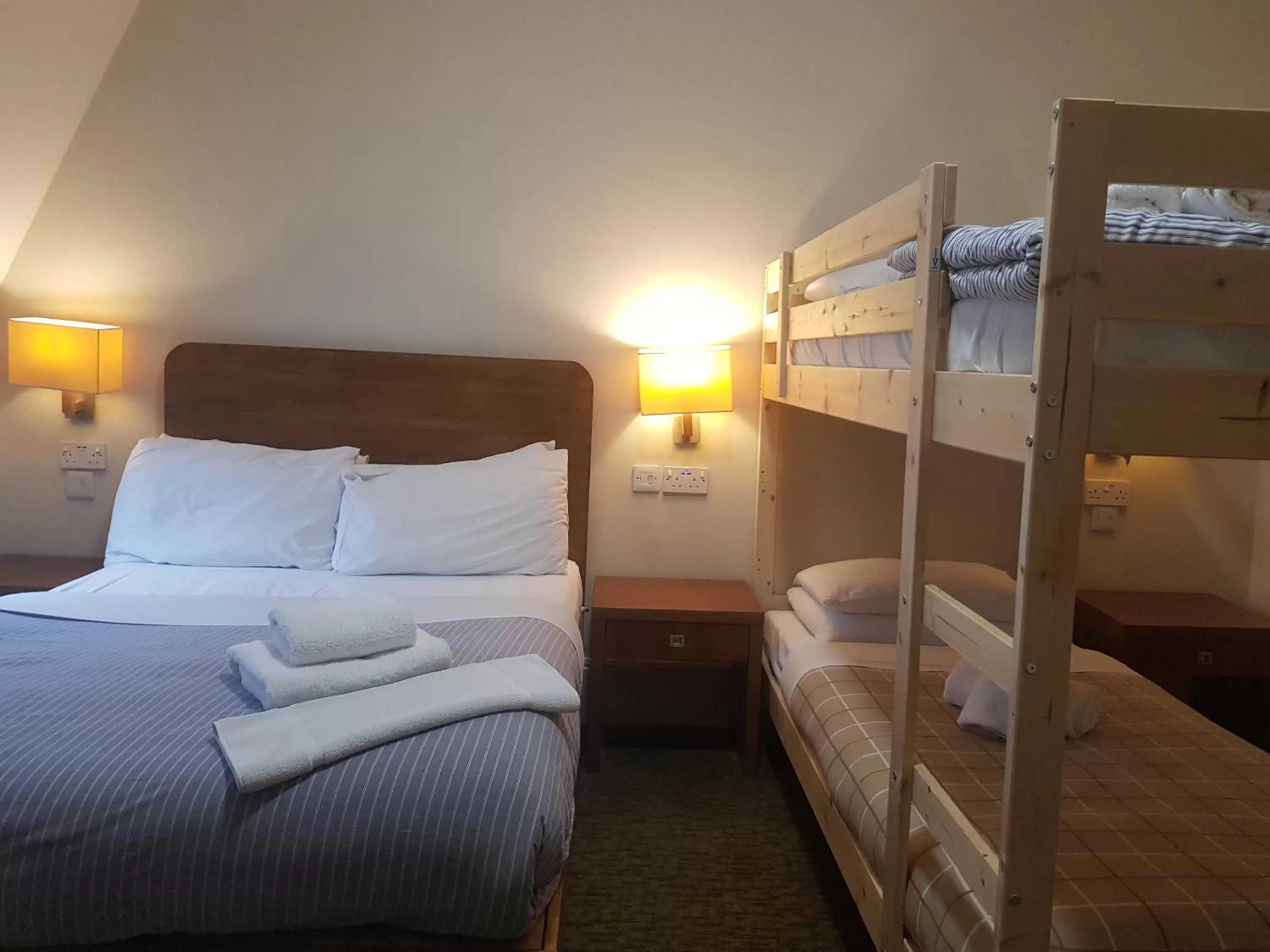 Bed in Aberdeen House