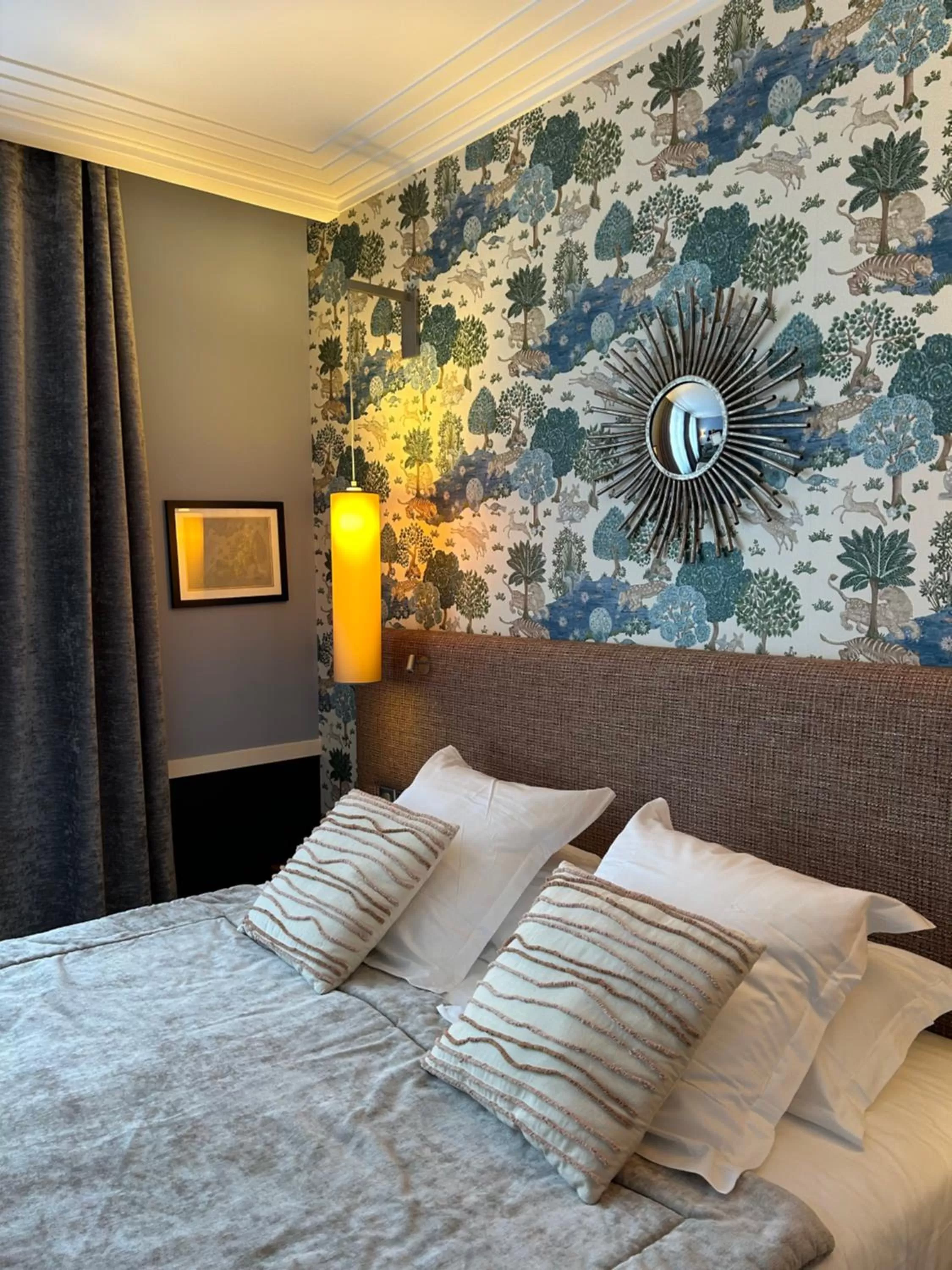 Property building, Bed in Hôtel jardin Le Pasteur