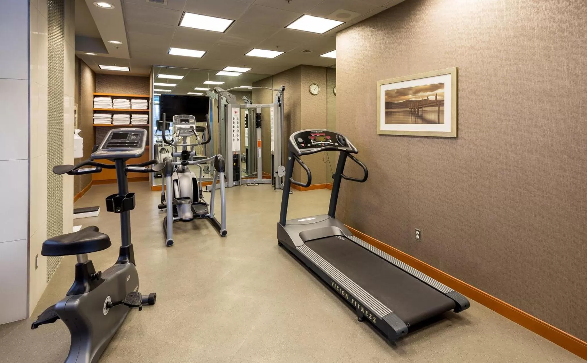 Fitness centre/facilities in Holiday Inn Express Vancouver-Metrotown (Burnaby)