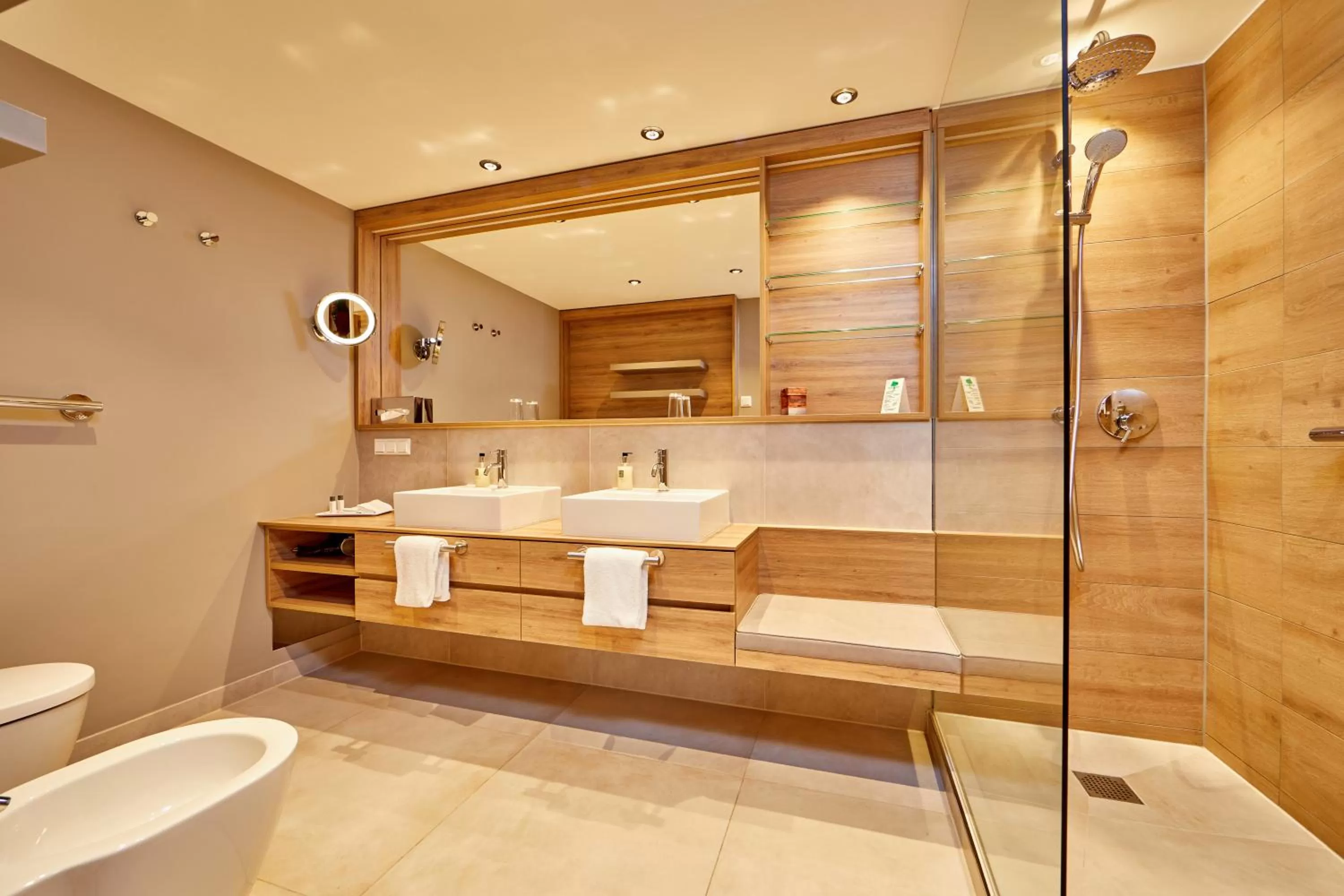 Bathroom in Hotel Zugspitze