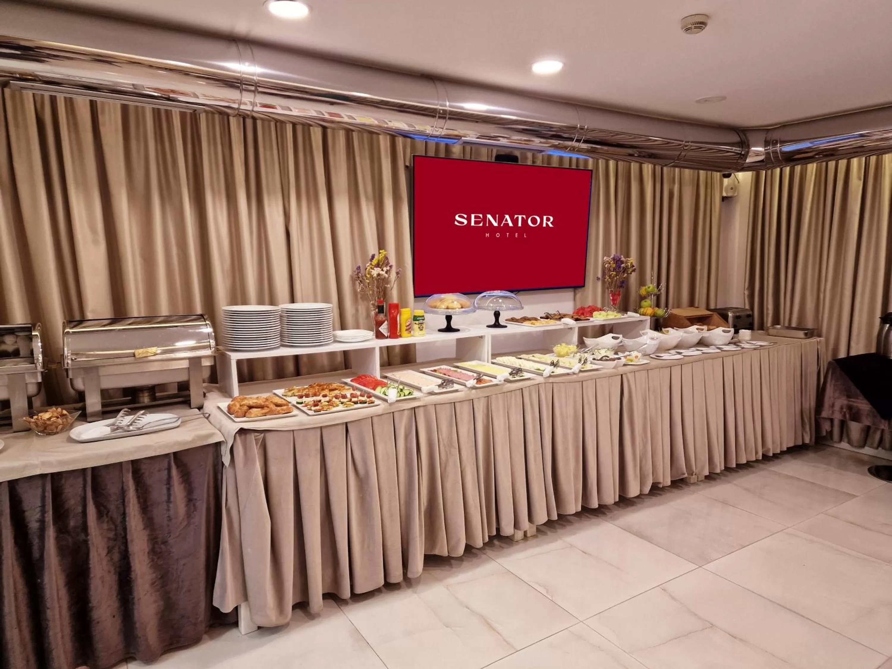 Breakfast in Senator Hotel