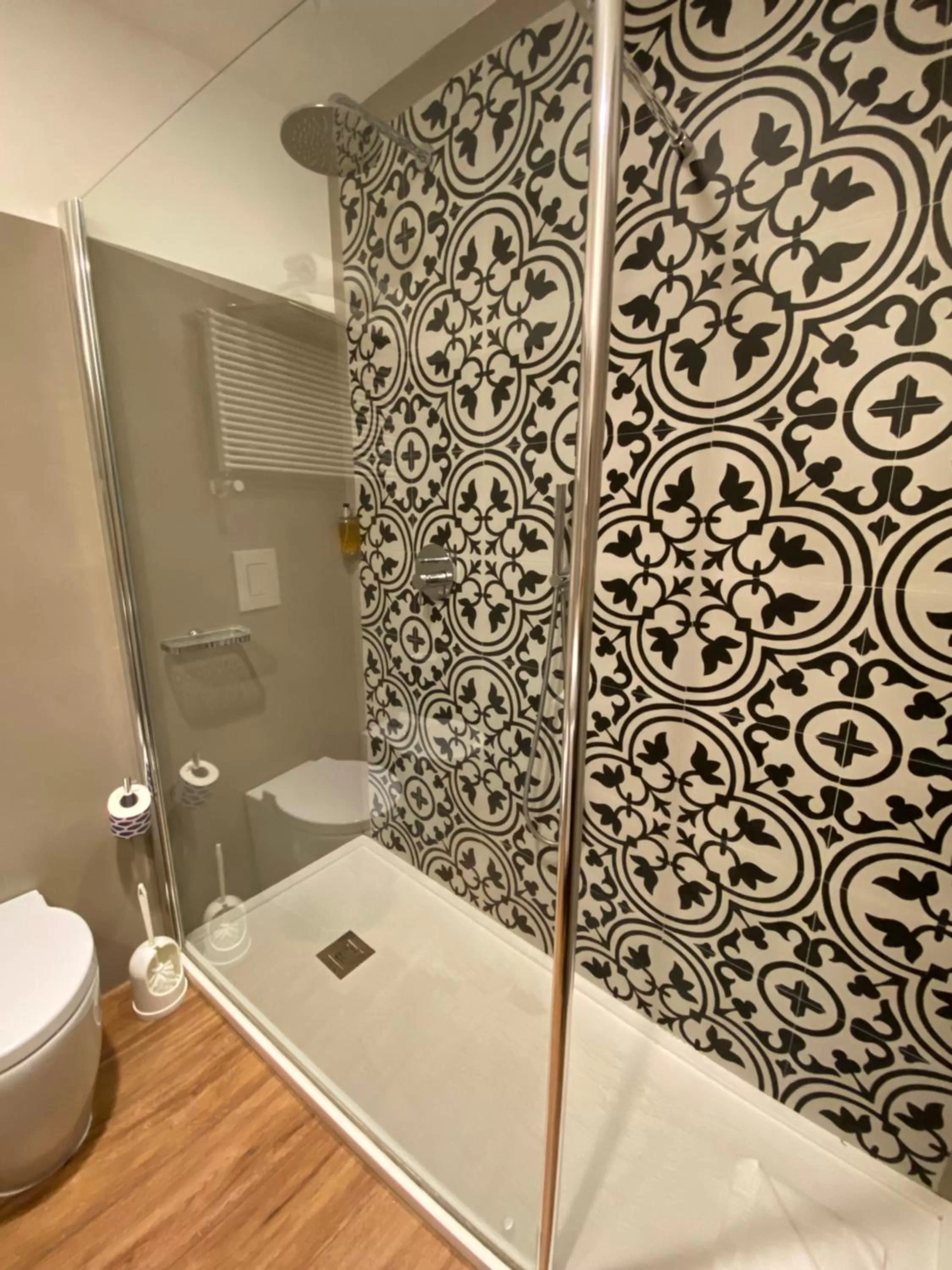 Shower in Basilica Hotel