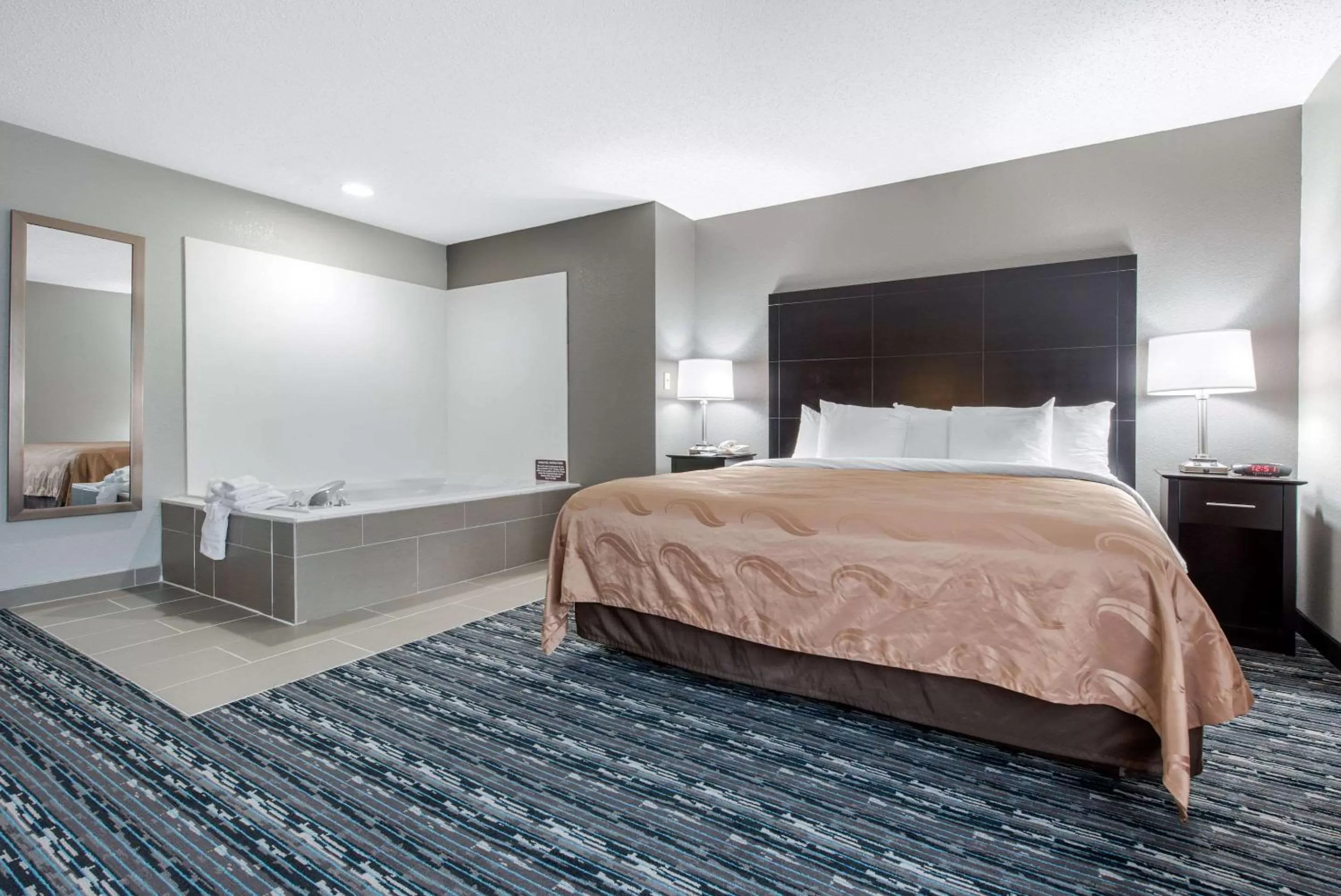 Photo of the whole room, Bed in Quality Inn & Suites Brownsburg - Indianapolis West