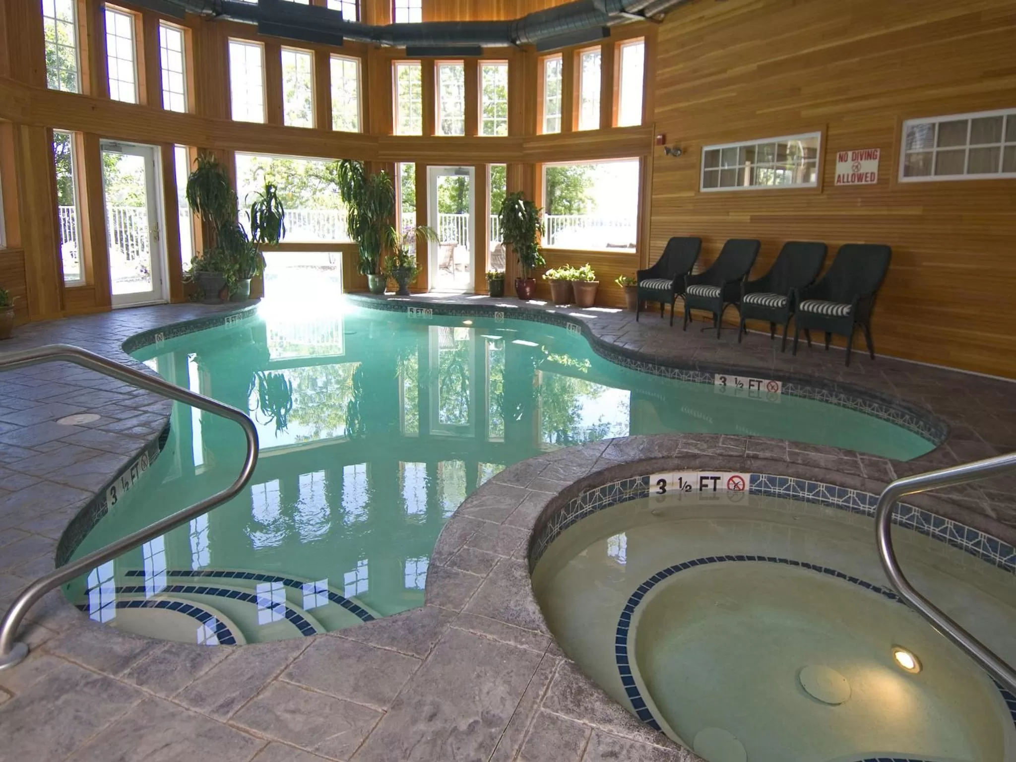 Swimming pool in Mill Falls Resort Collection at the Lake