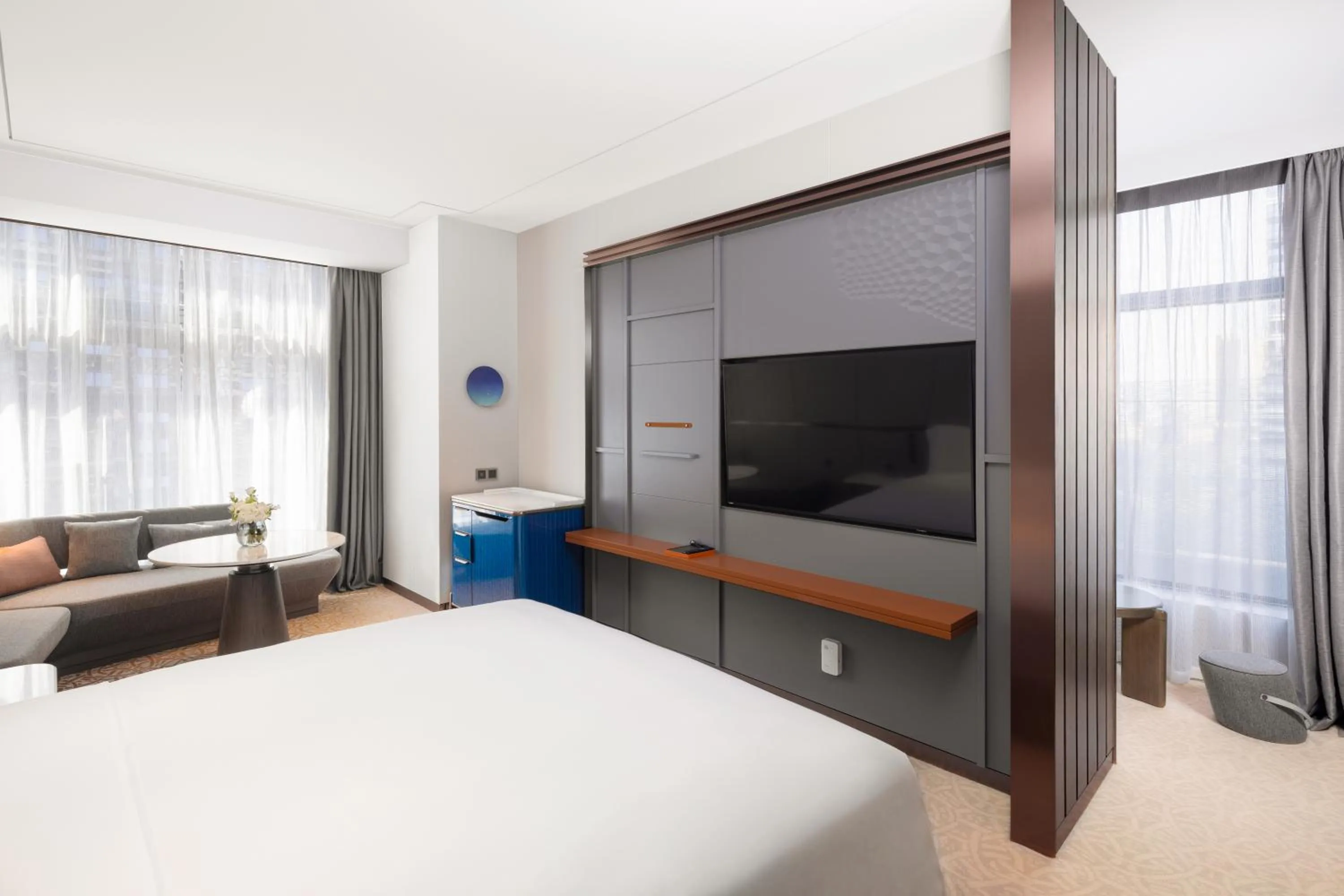 Bedroom, Bed in Crowne Plaza Qingdao Jinshui by IHG
