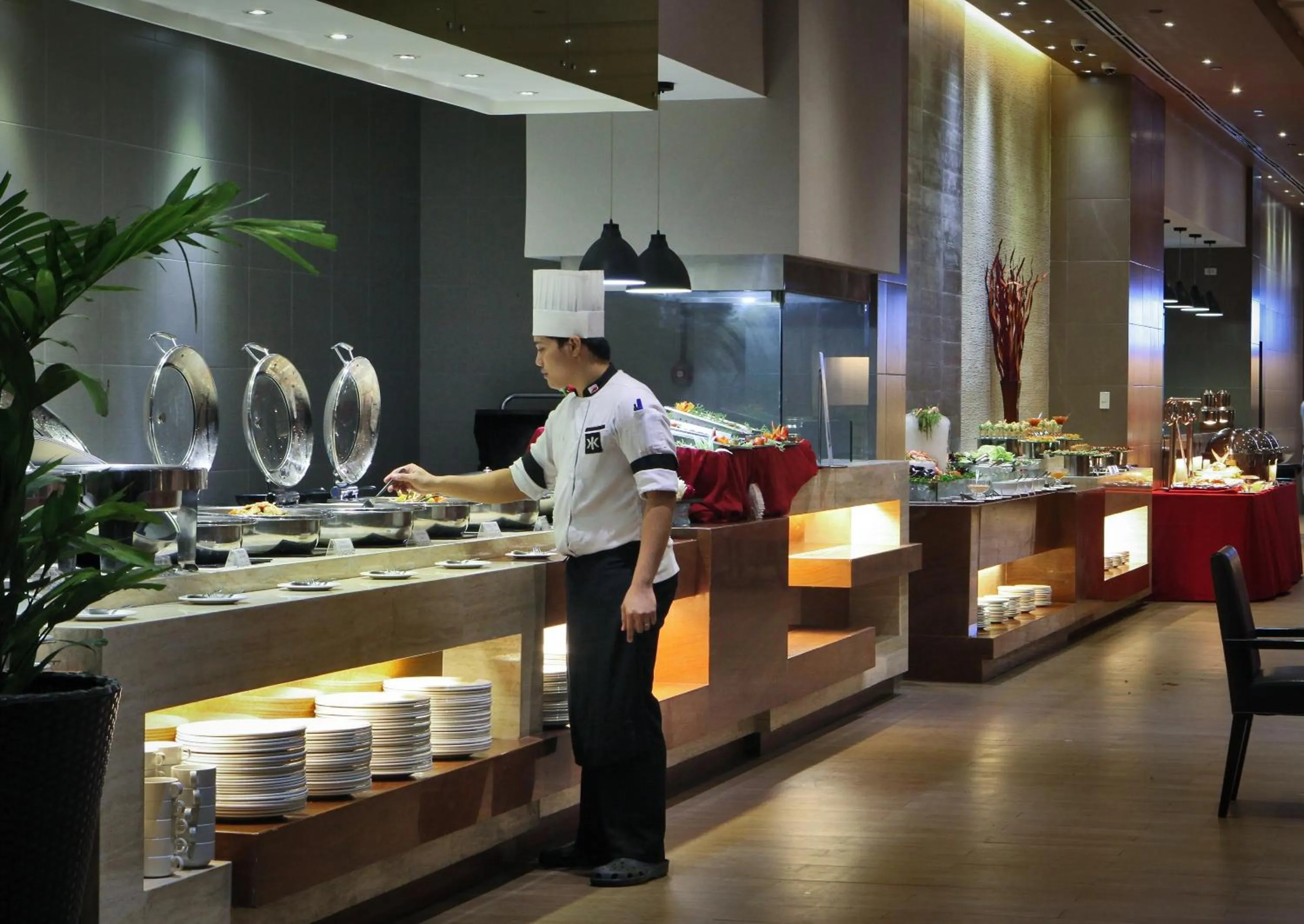 Restaurant/places to eat in Limketkai Luxe Hotel