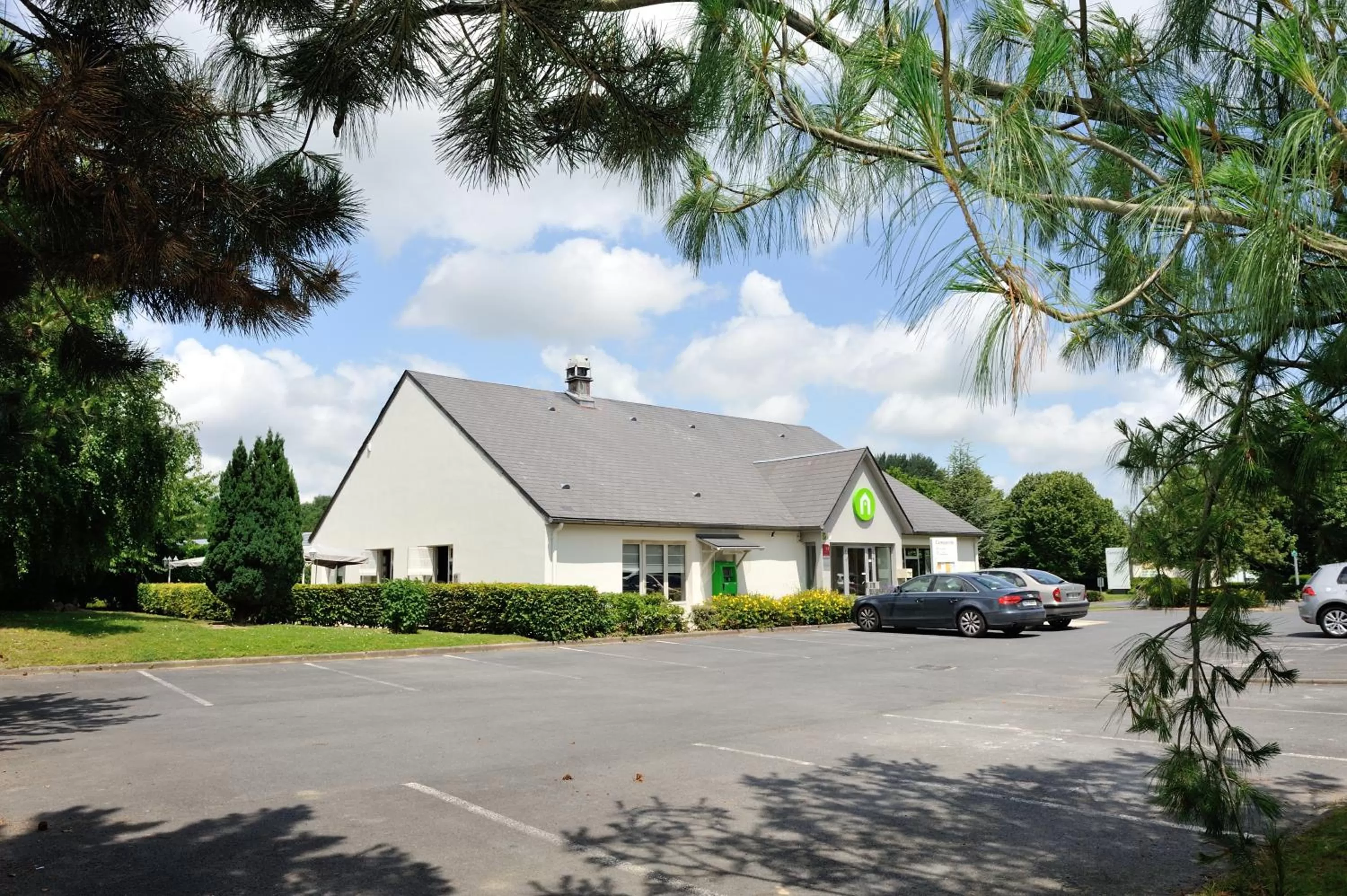 Facade/entrance in Campanile Reims Est - Taissy
