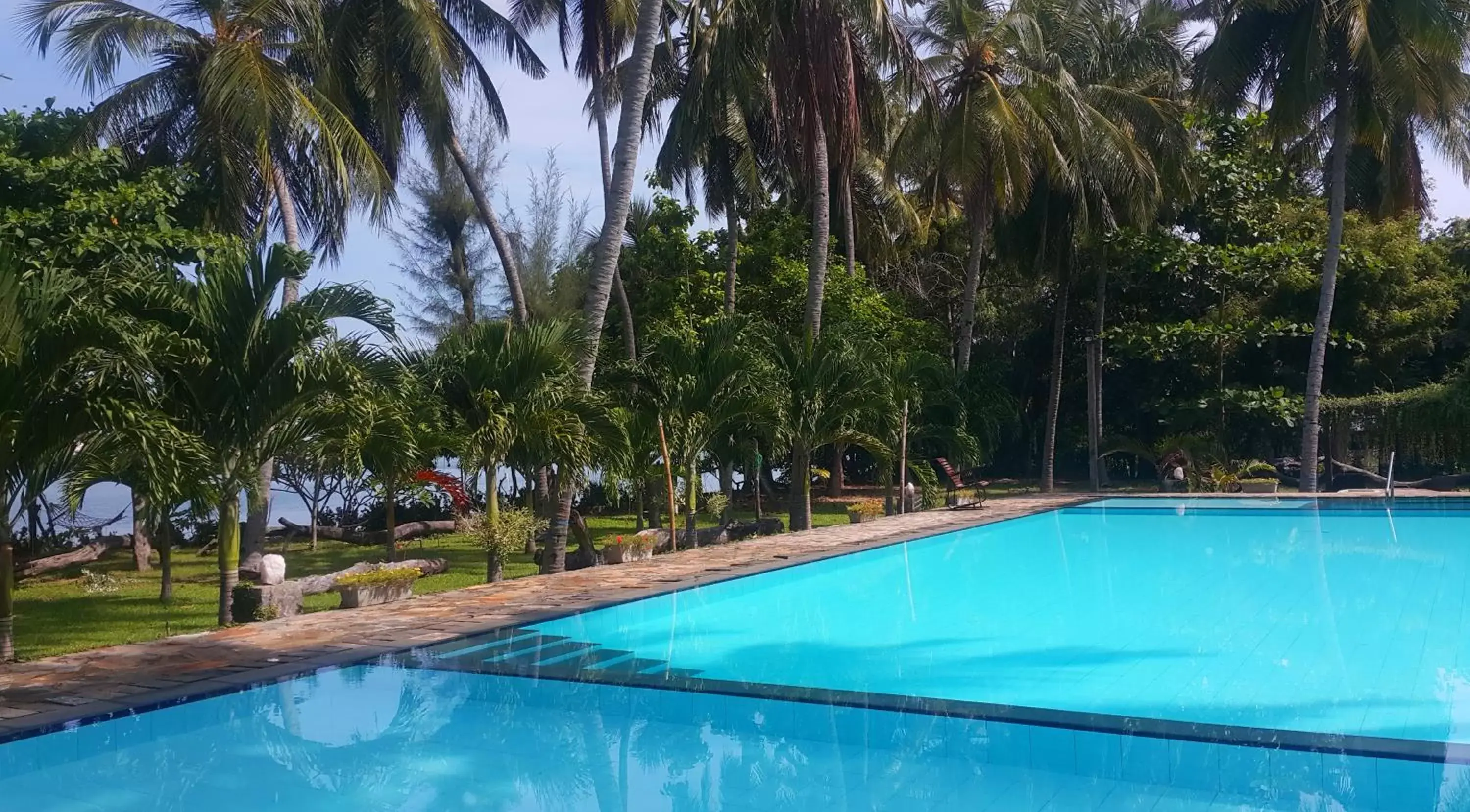 Budget Single Room in Riviera Resort Budget Single Room in Riviera Resort