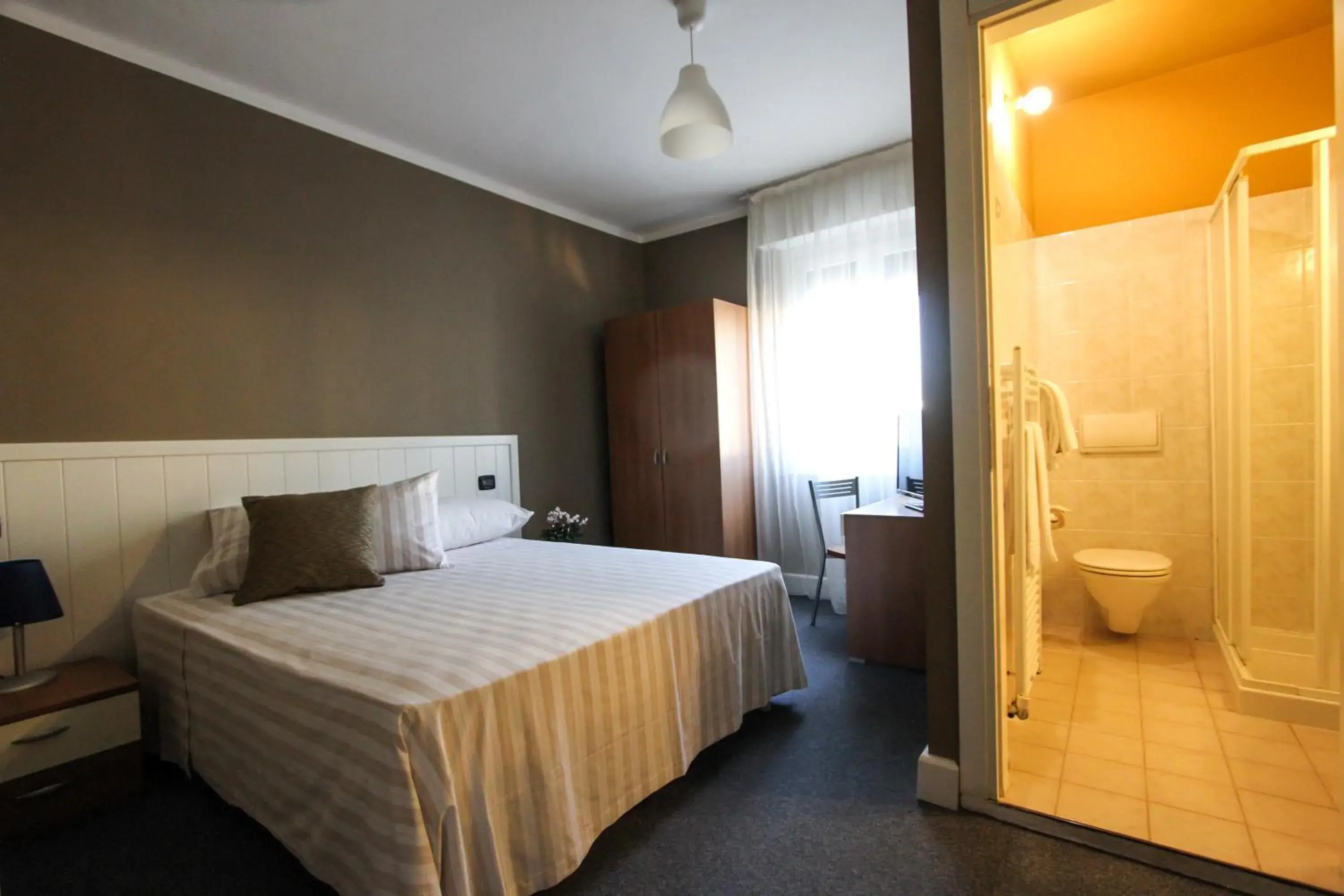 Double Room in Hotel Bardolino Double Room in Hotel Bardolino