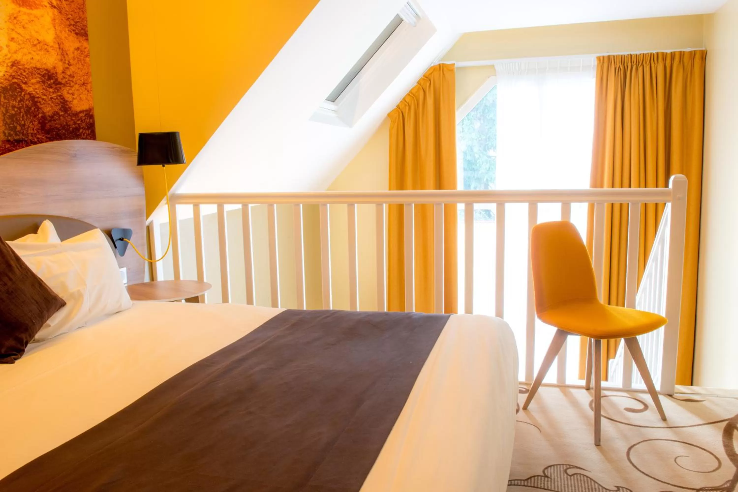 Photo of the whole room, Bed in Holiday Inn Reims Centre by IHG