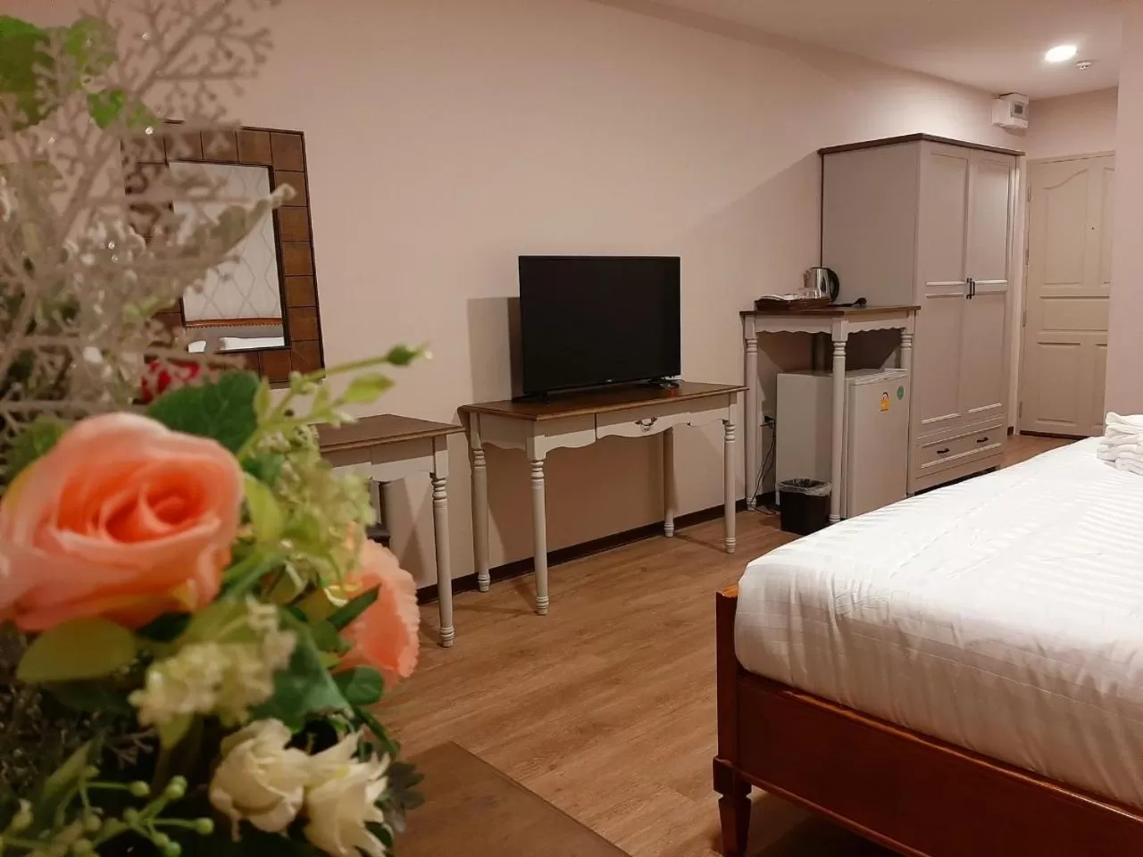 TV and multimedia, TV/Entertainment Center in J.P.GRAND HOTEL