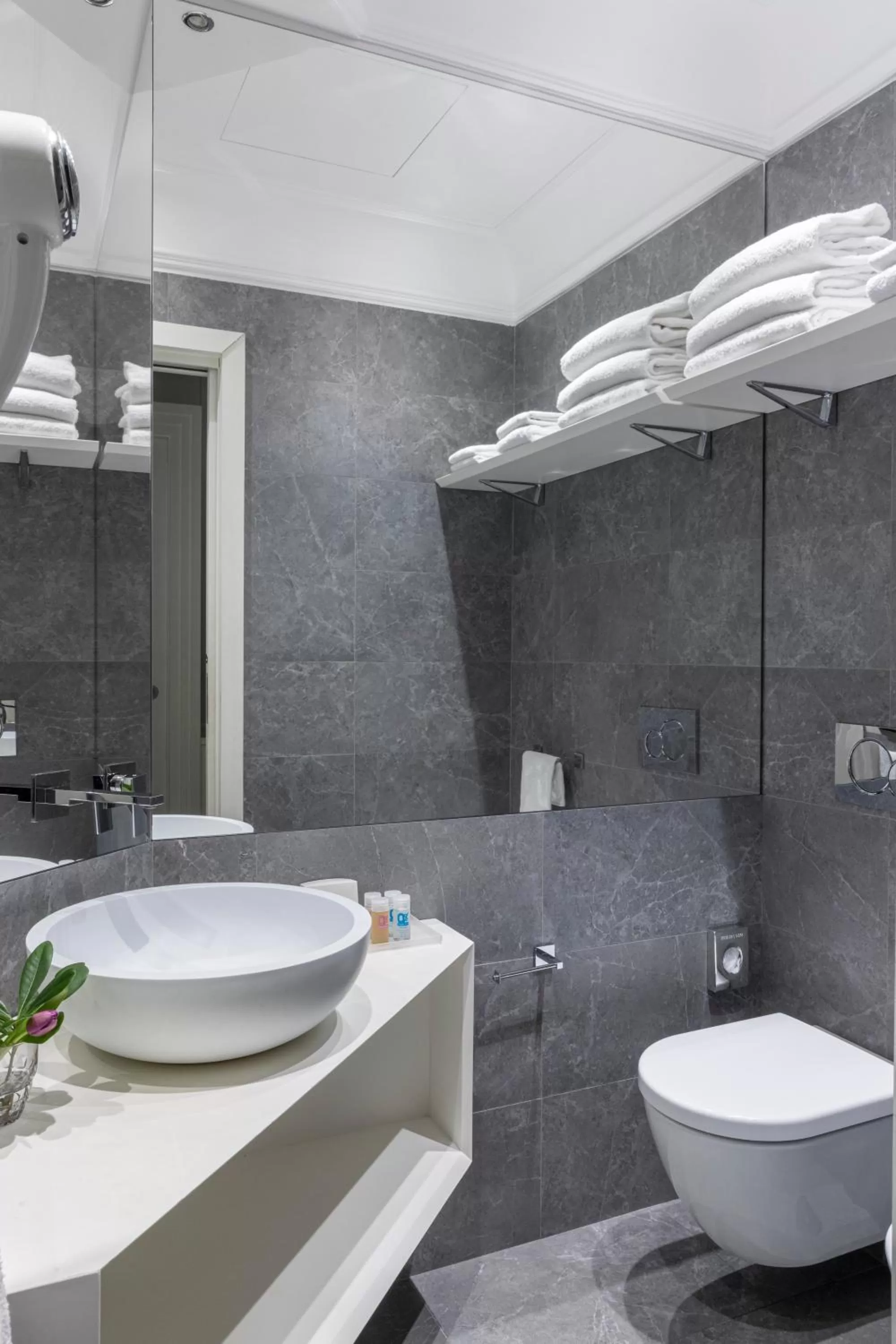 Shower in Hotel Scalinata Di Spagna