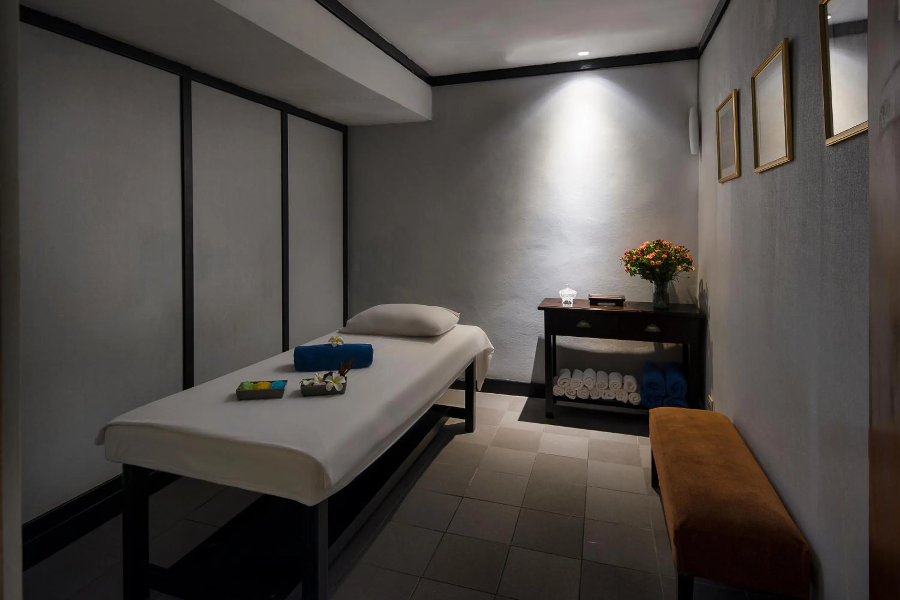Spa and wellness centre/facilities, Bed in Novotel Bangkok Bangna