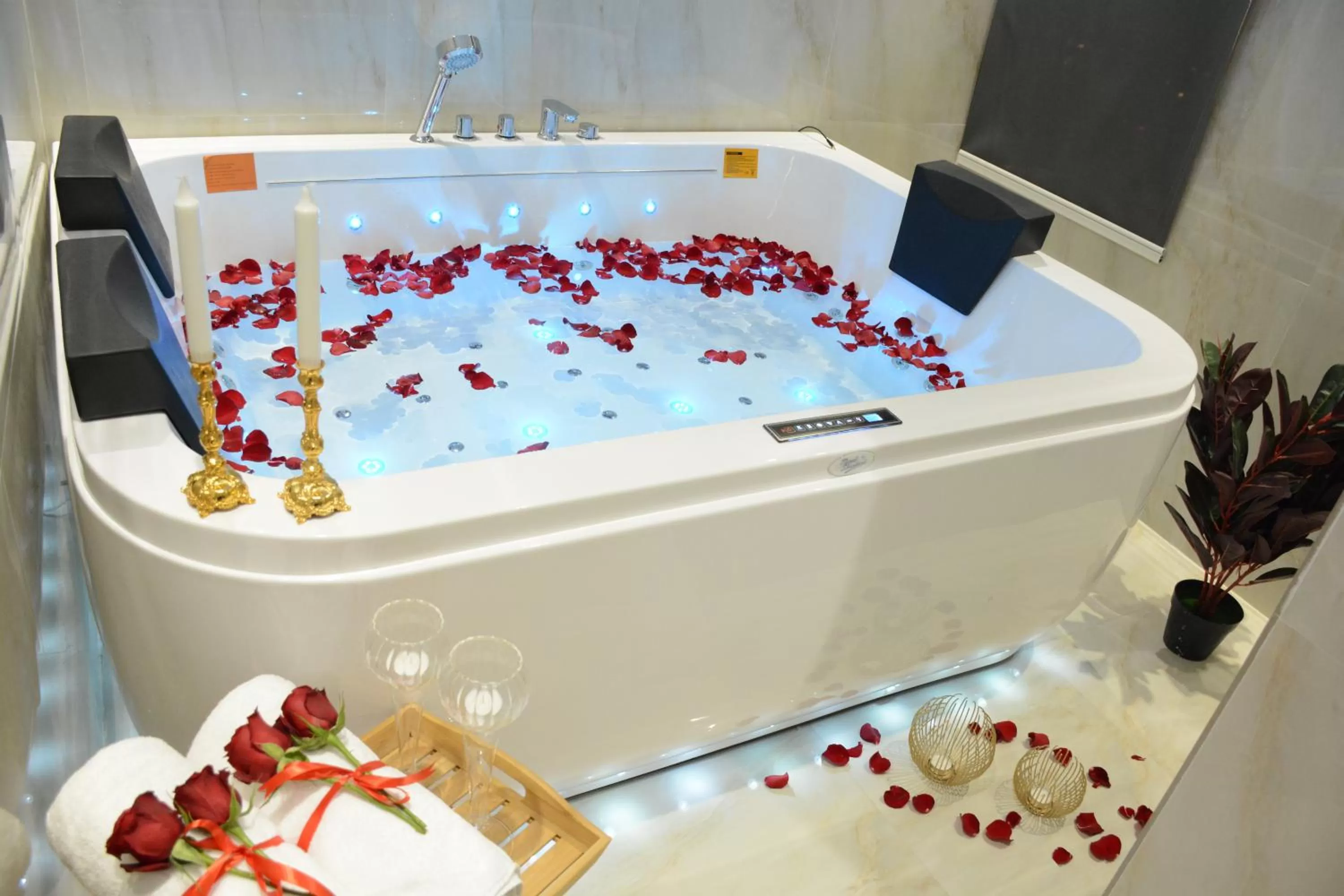 Bathroom in E1 Hotel