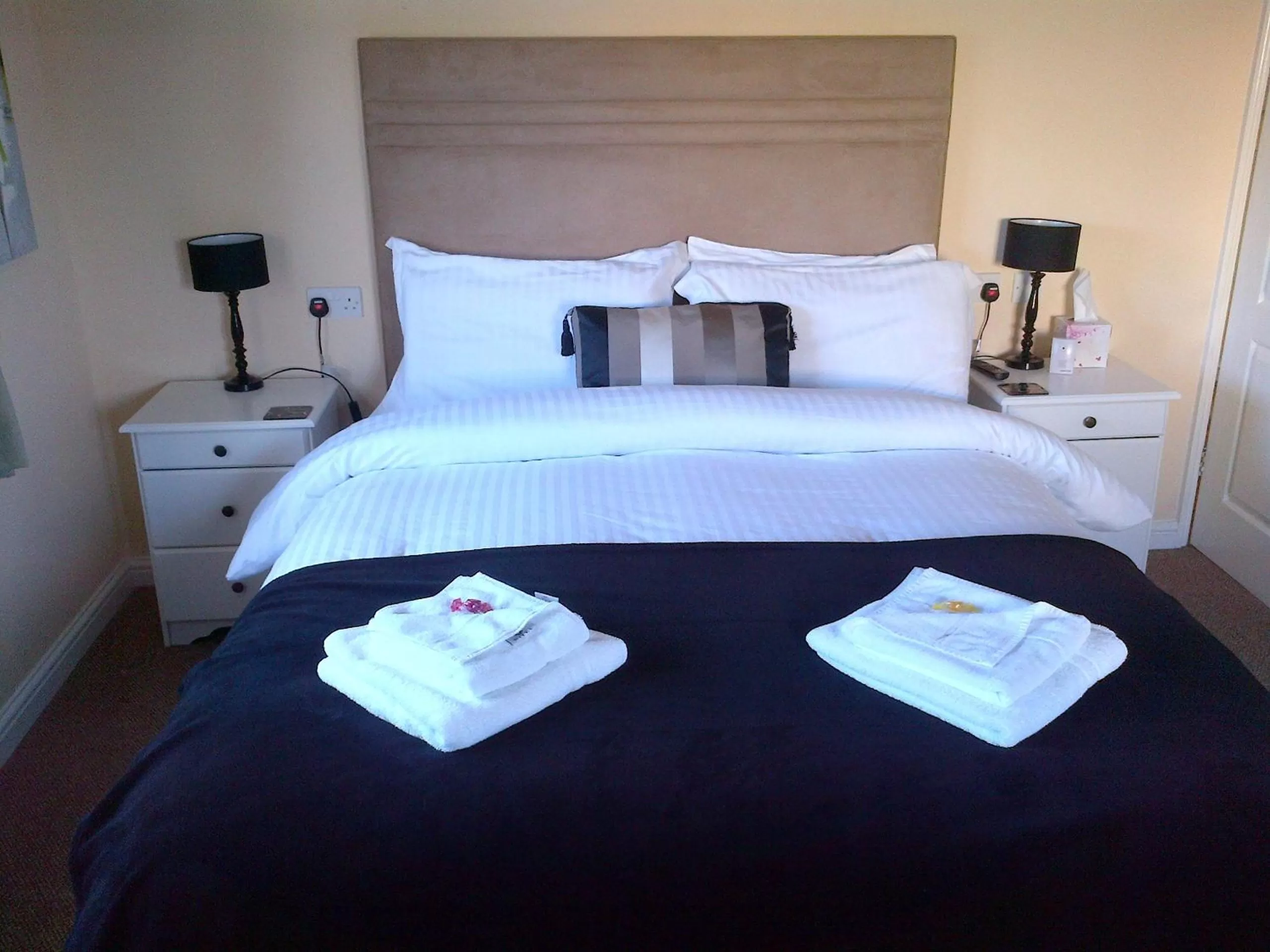 Bed in Grove House Hotel