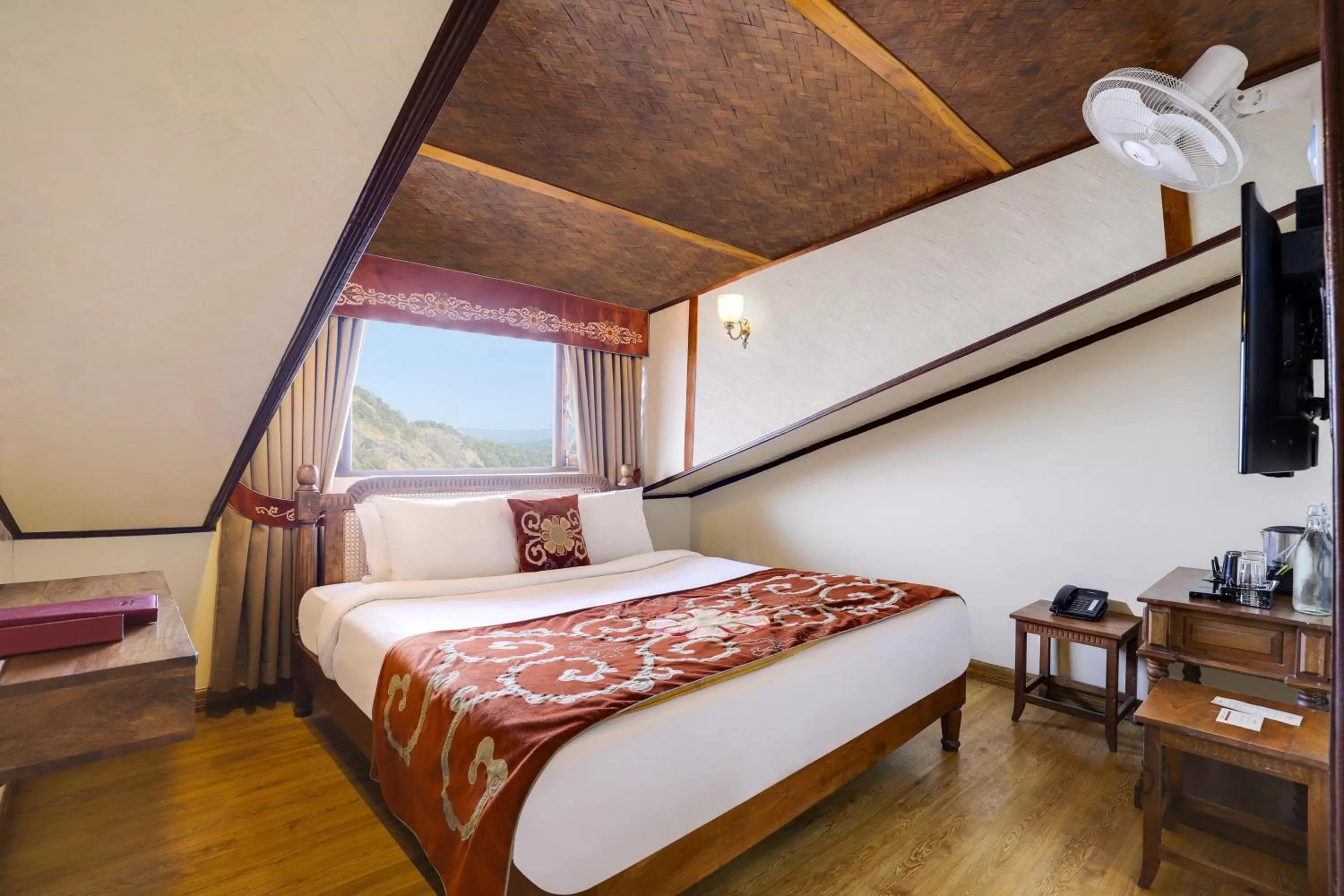 Bed in Summit Hermon Hotel & Spa