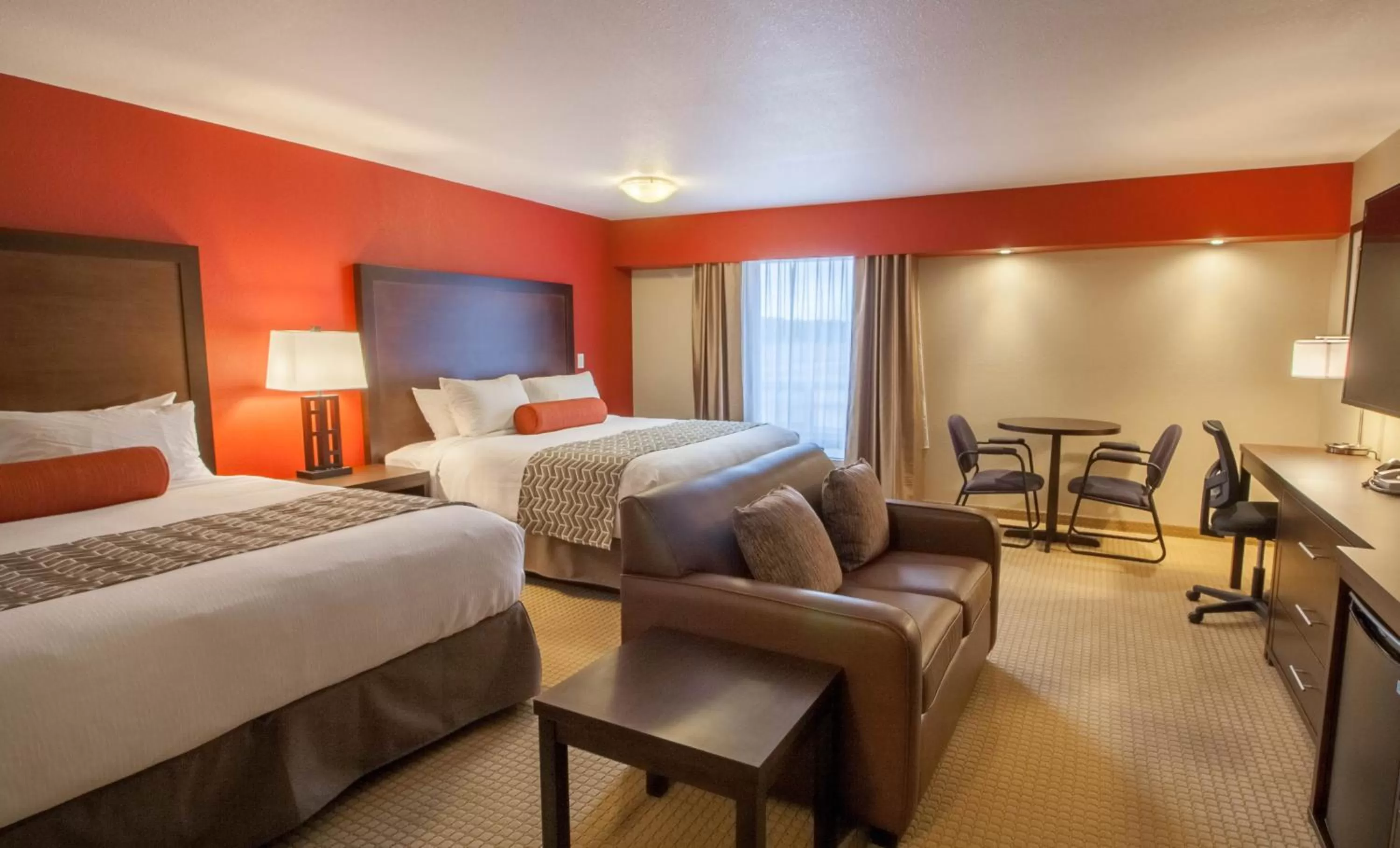 Photo of the whole room, Bed in The Kanata Inns Invermere