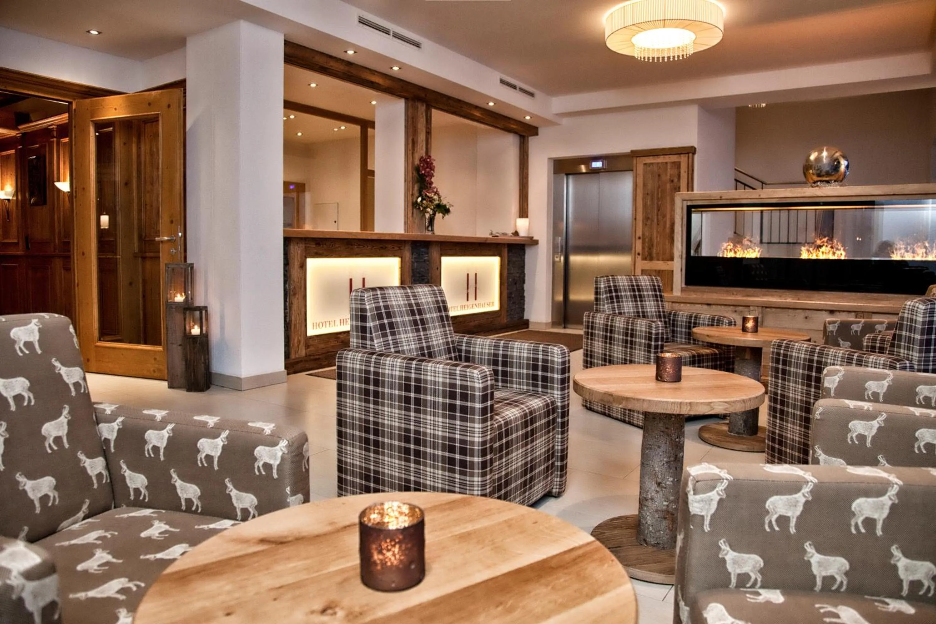 Lounge or bar in Hotel & Appartements Heigenhauser