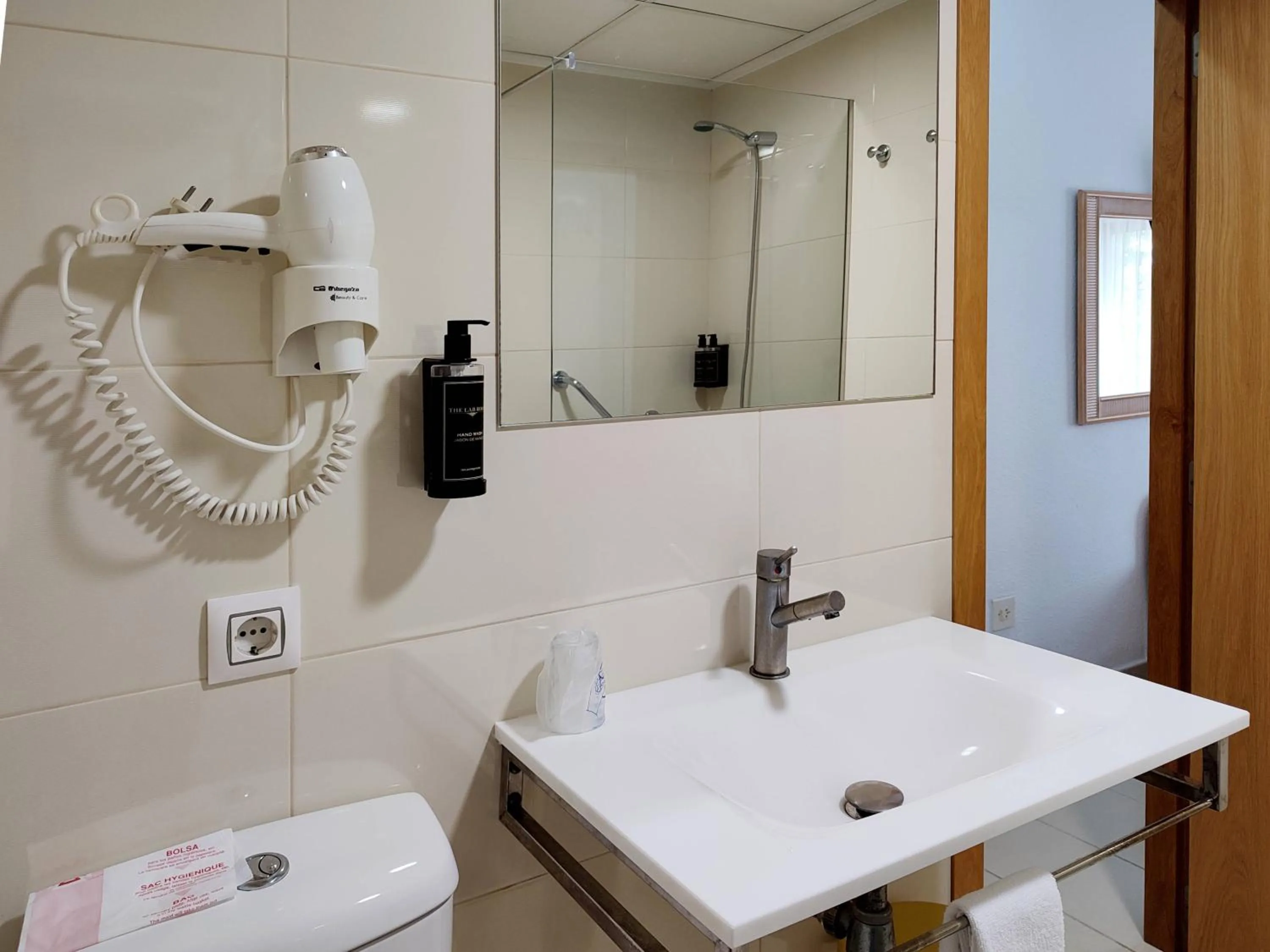 Bathroom in Hotel Porto