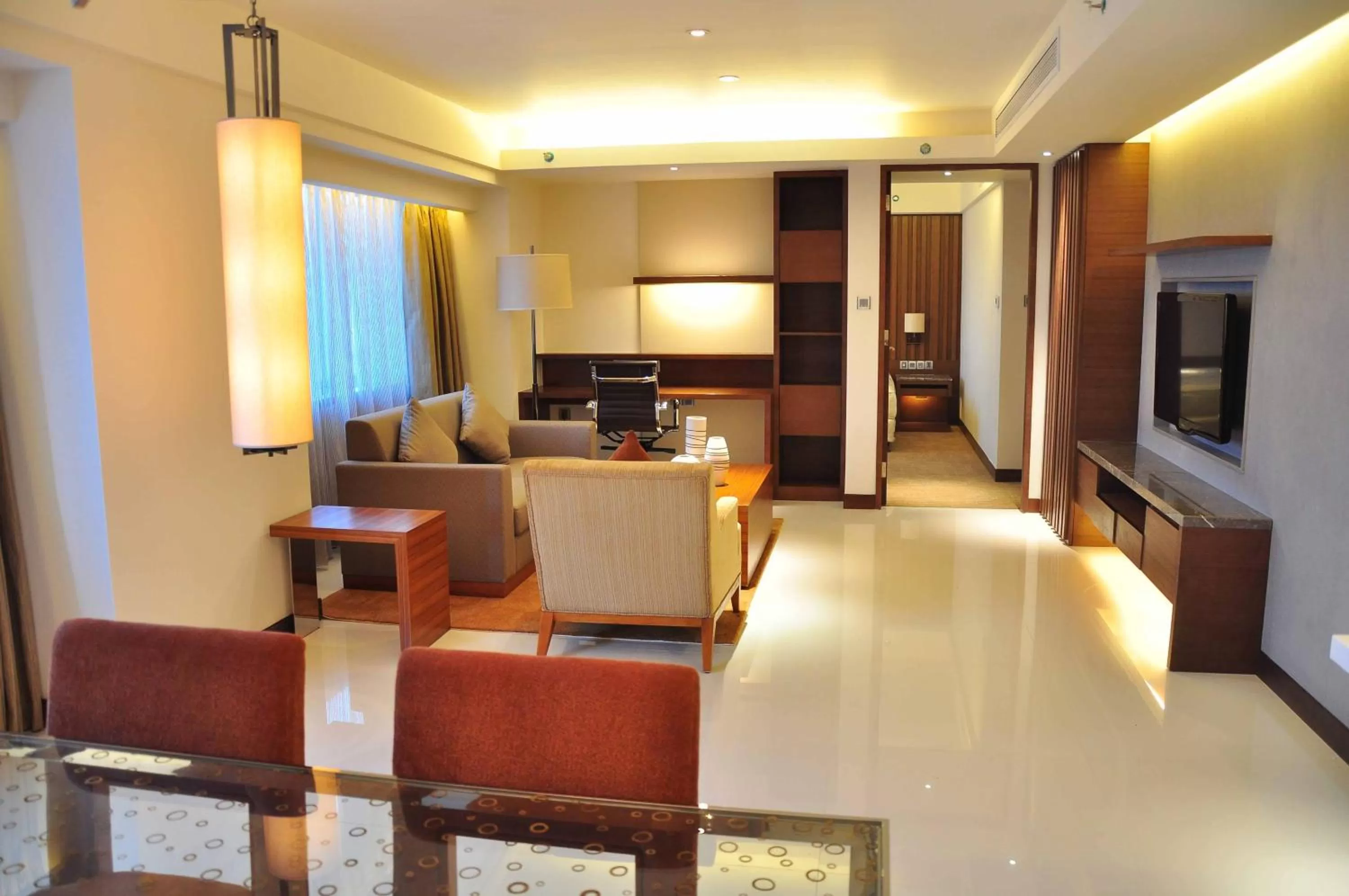 Photo of the whole room in Crowne Plaza Guangzhou City Centre by IHG