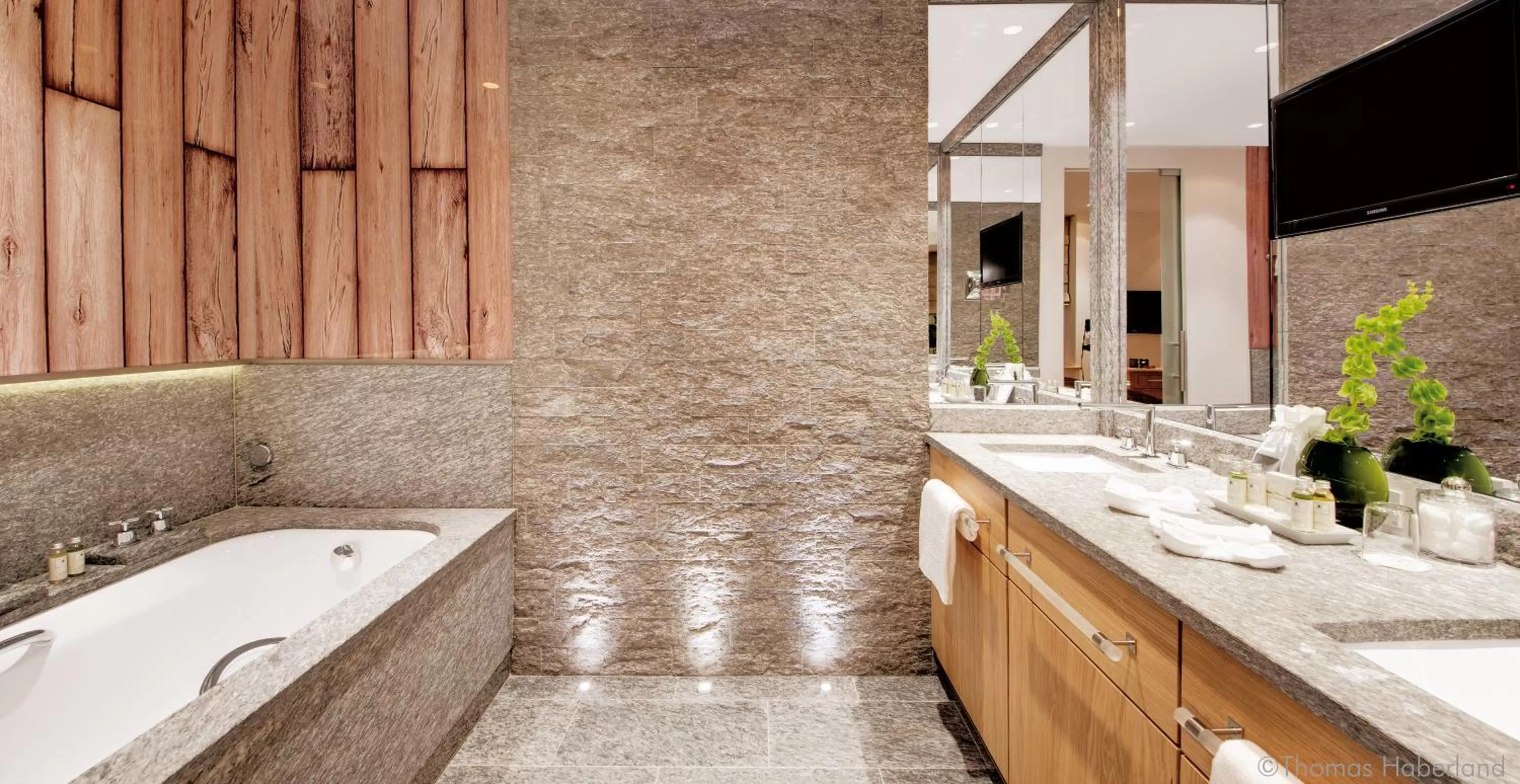 Bathroom in Excelsior by Geisel