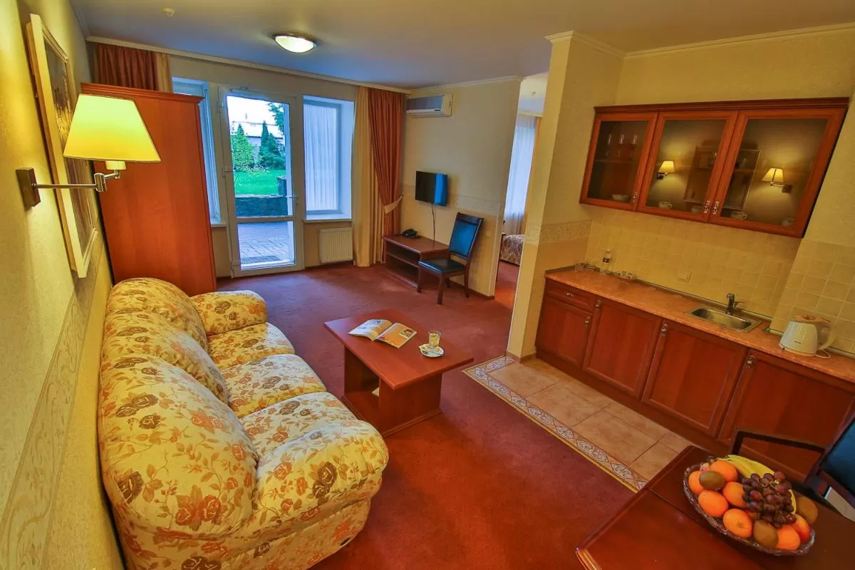 TV and multimedia in Ukraina Hotel