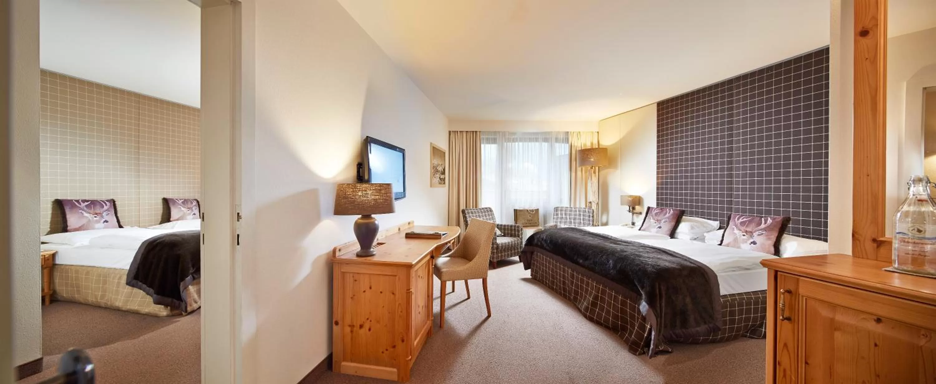 Photo of the whole room, Bed in Das Alpenhaus Kaprun