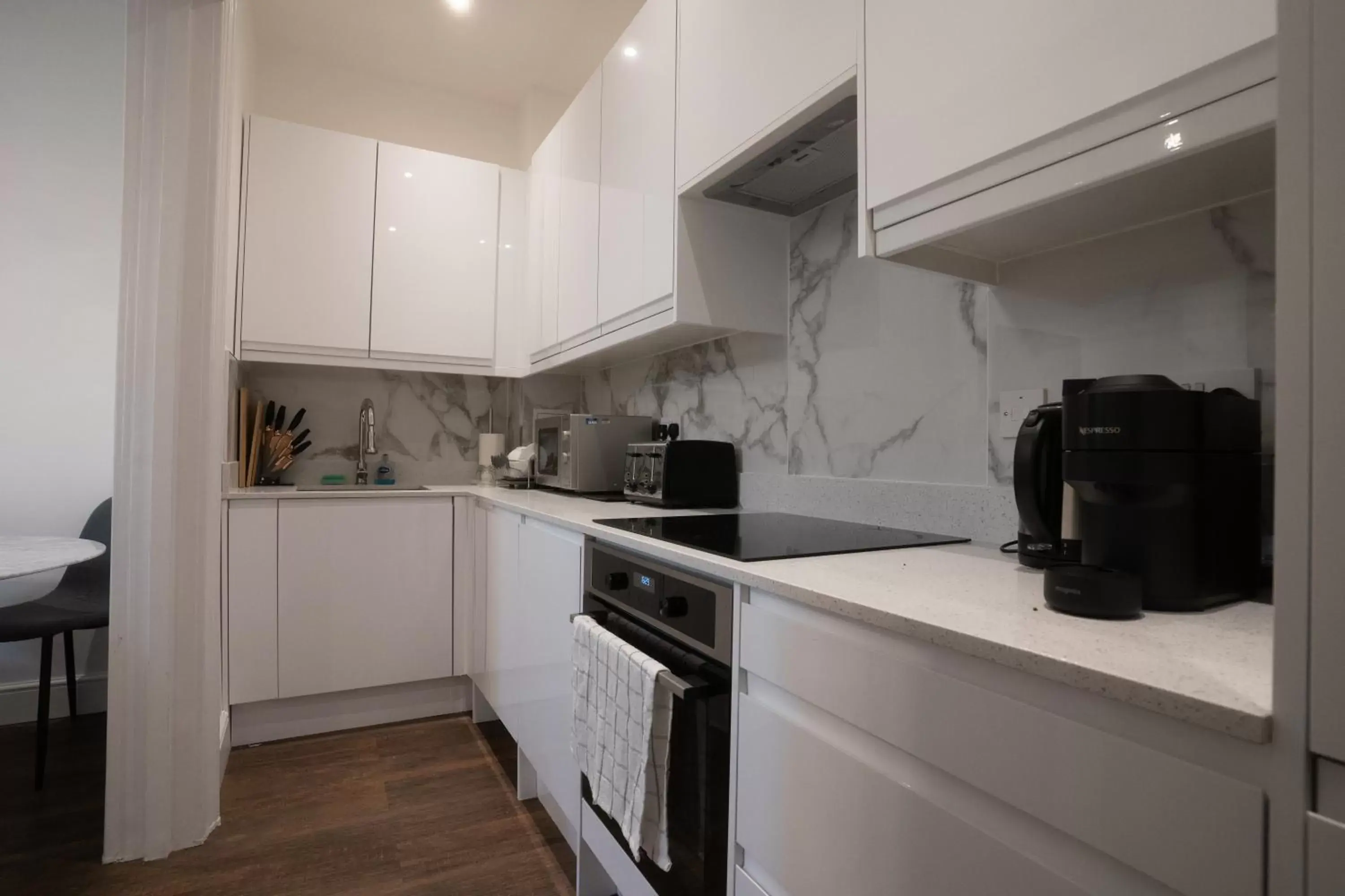 Two-Bedroom Apartment in The Avonmore Olympia Two-Bedroom Apartment in The Avonmore Olympia