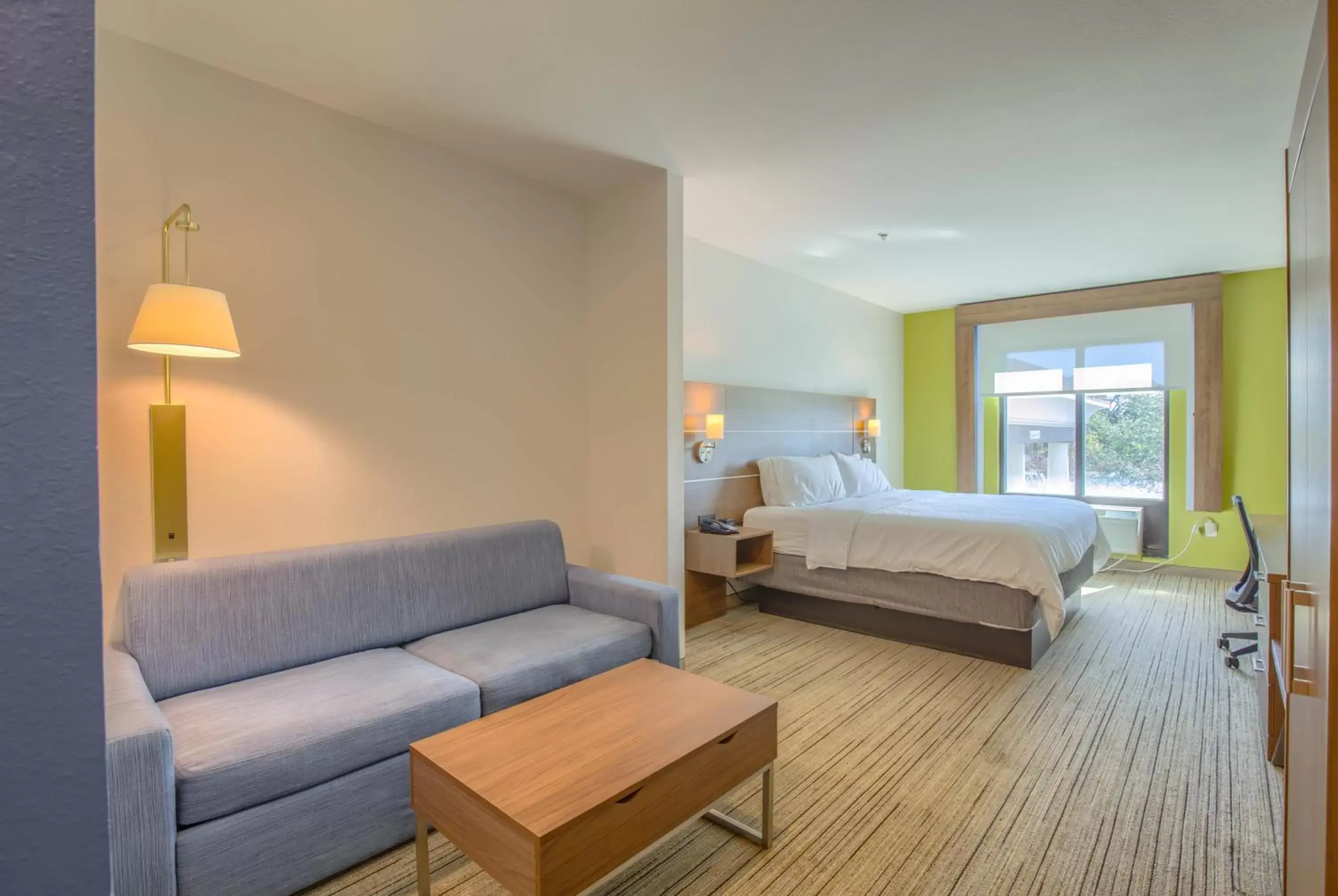 King Suite in Holiday Inn Express Hotel & Suites Gulf Shores by IHG King Suite in Holiday Inn Express Hotel & Suites Gulf Shores by IHG