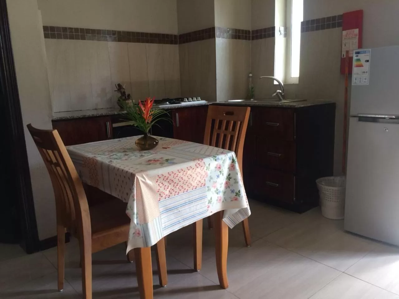 Kitchen or kitchenette in Villa Narmada