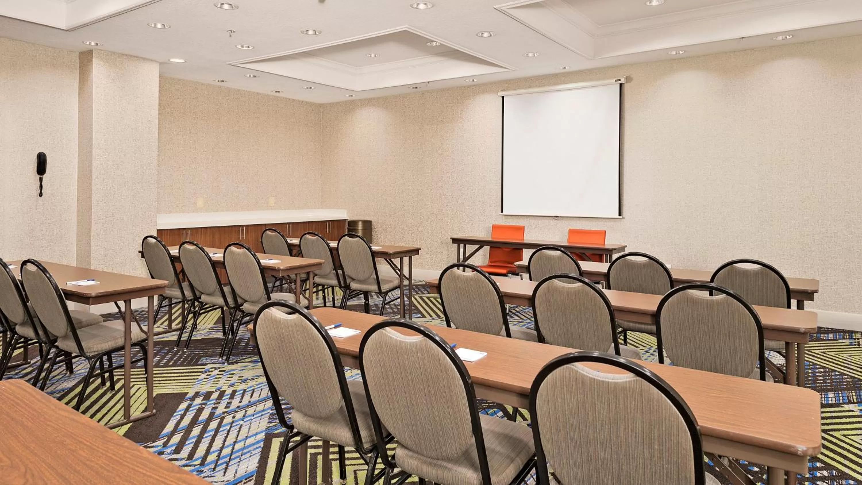 Meeting/conference room in Holiday Inn Express Hotel and Suites Conroe by IHG
