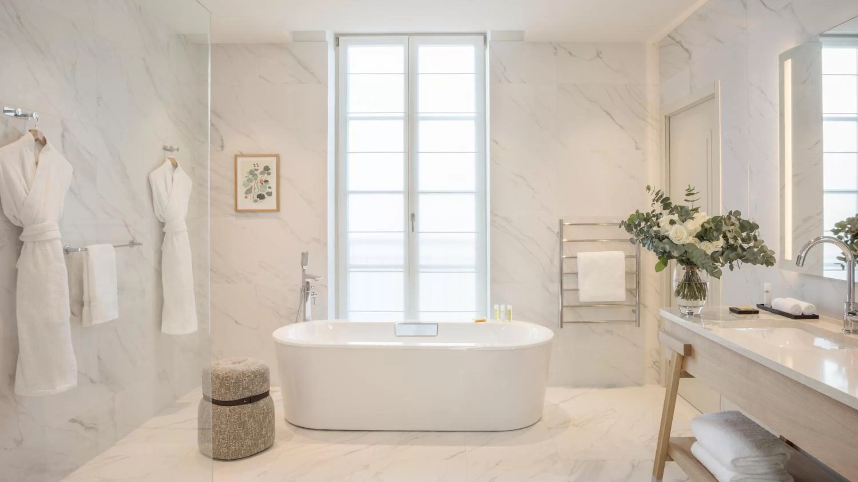 Bath in Le Grand Pavillon Chantilly