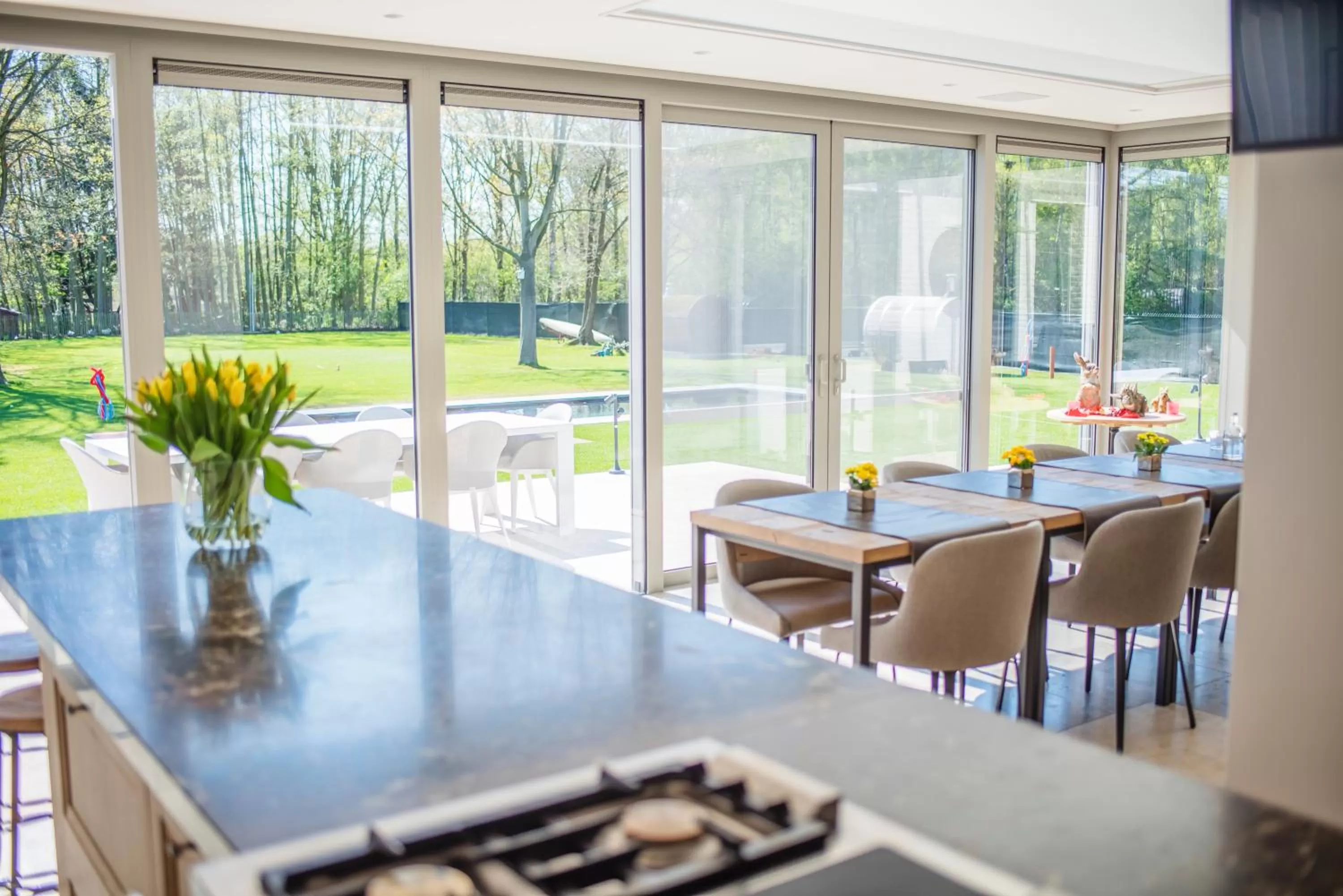 Spring, Restaurant/Places to Eat in Aquarand