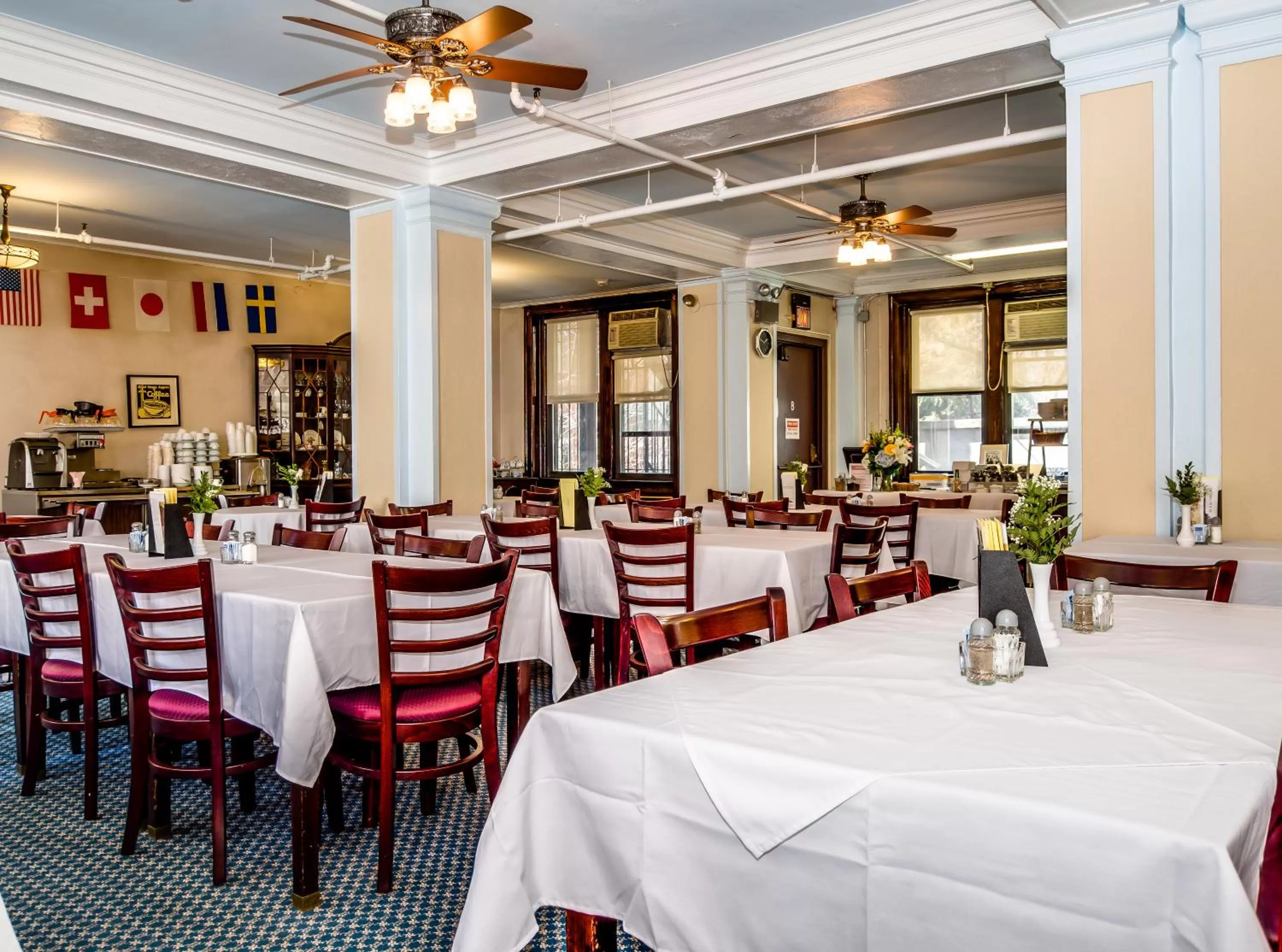 Restaurant/places to eat in Leo House