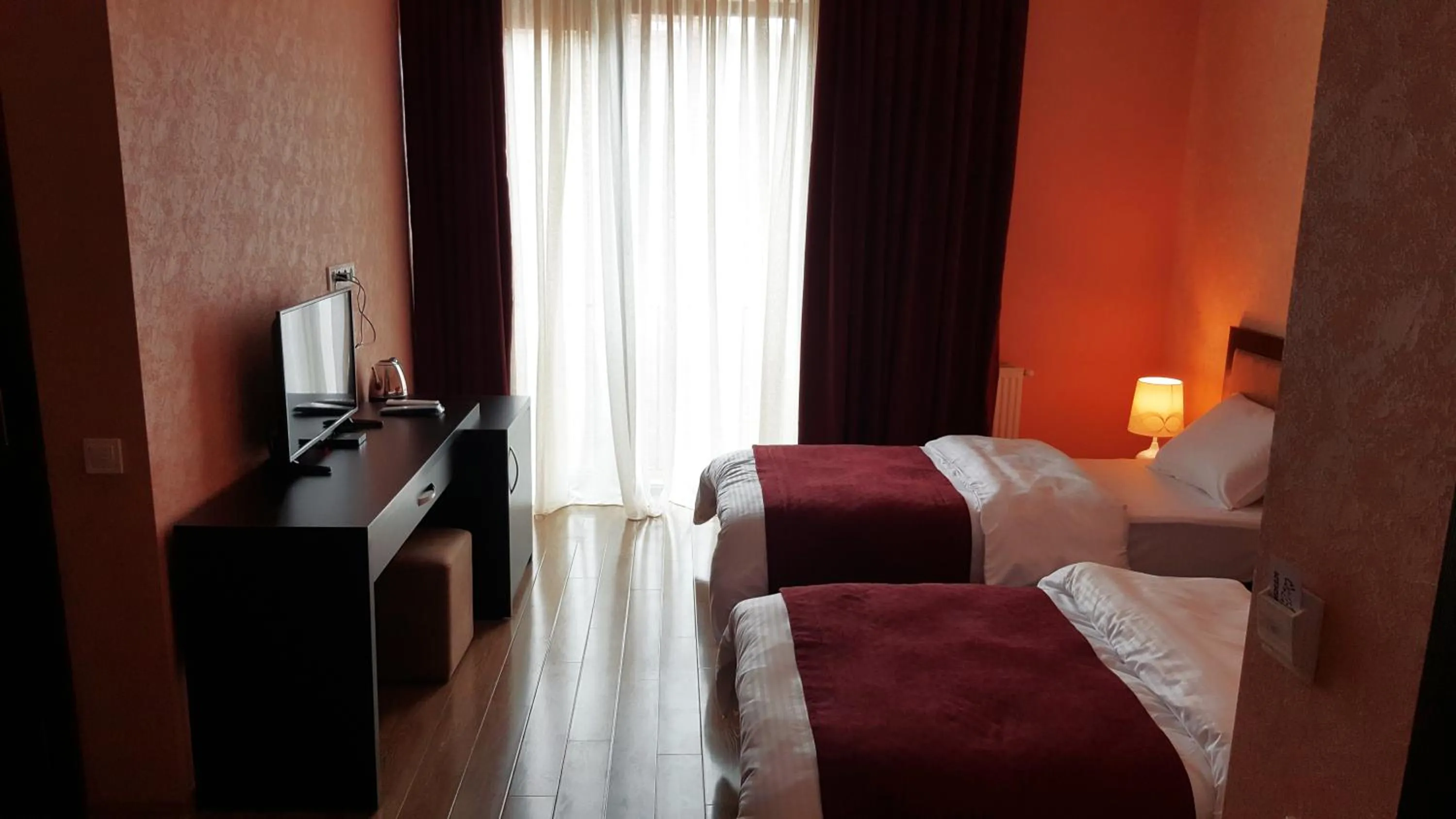 TV and multimedia, Bed in Cherry Garden