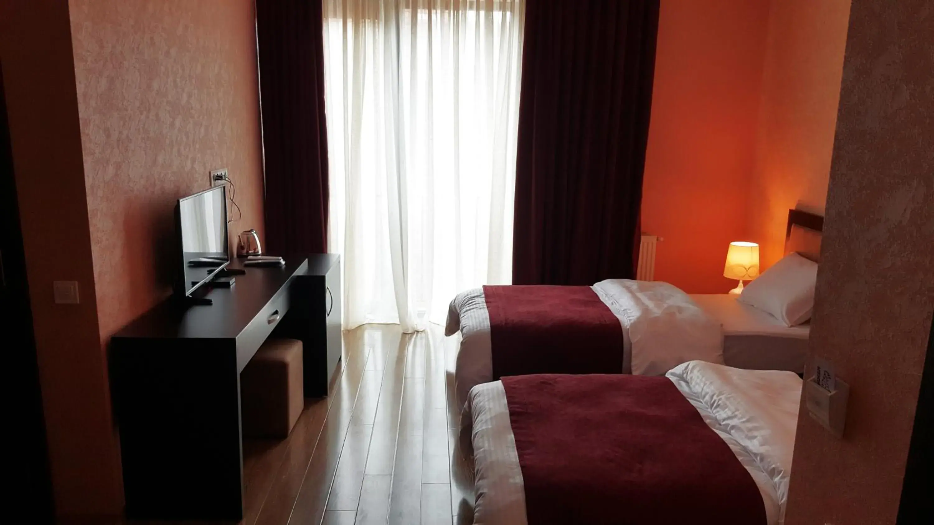 Suite with City View in Cherry Garden Suite with City View in Cherry Garden